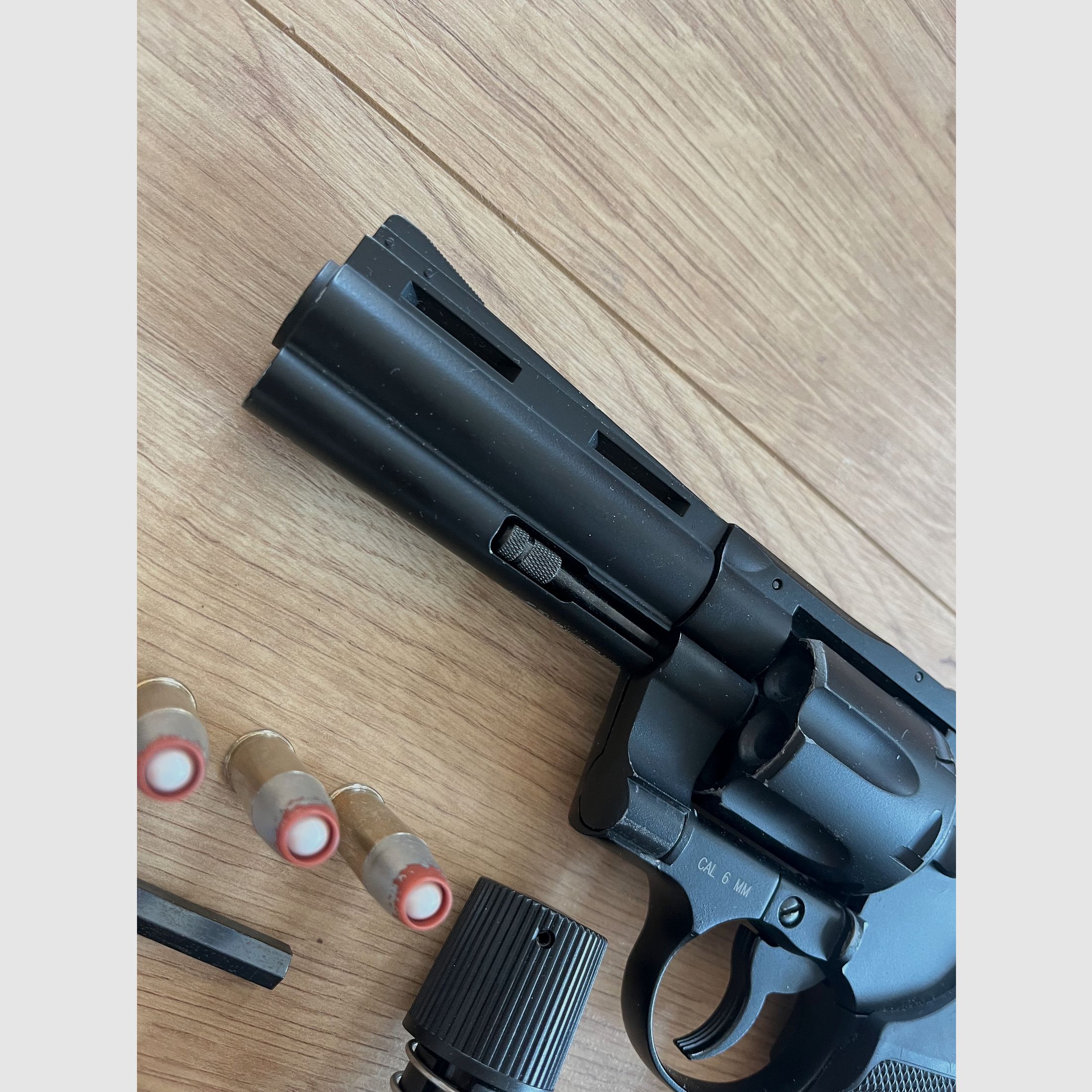 KWC .357 Python 4 inch Revolver Full Metal CO2 6mm
