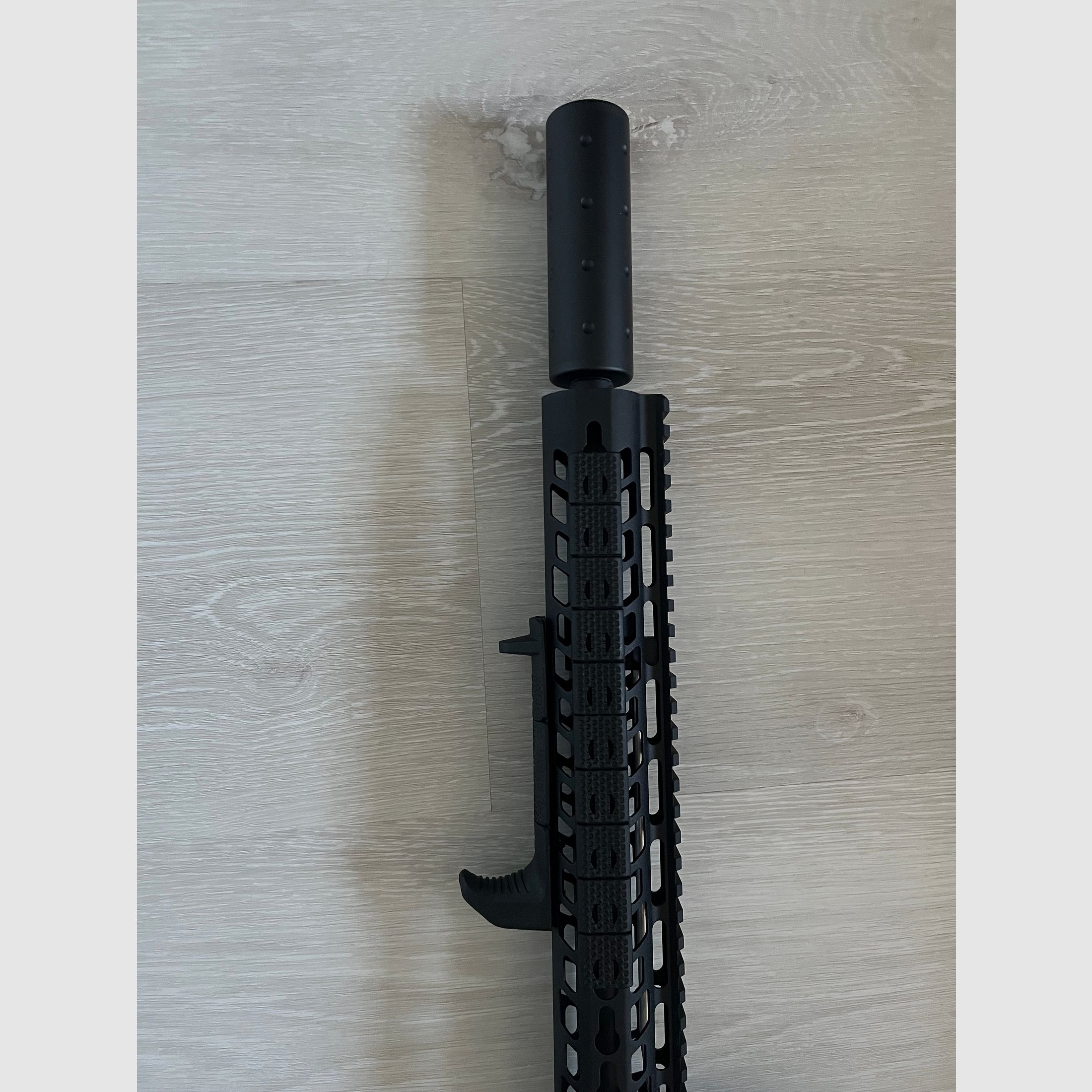 G&G GC16 E.T.U. Wild Hog 13.5 Inch S-AEG con accessori - libero da 18