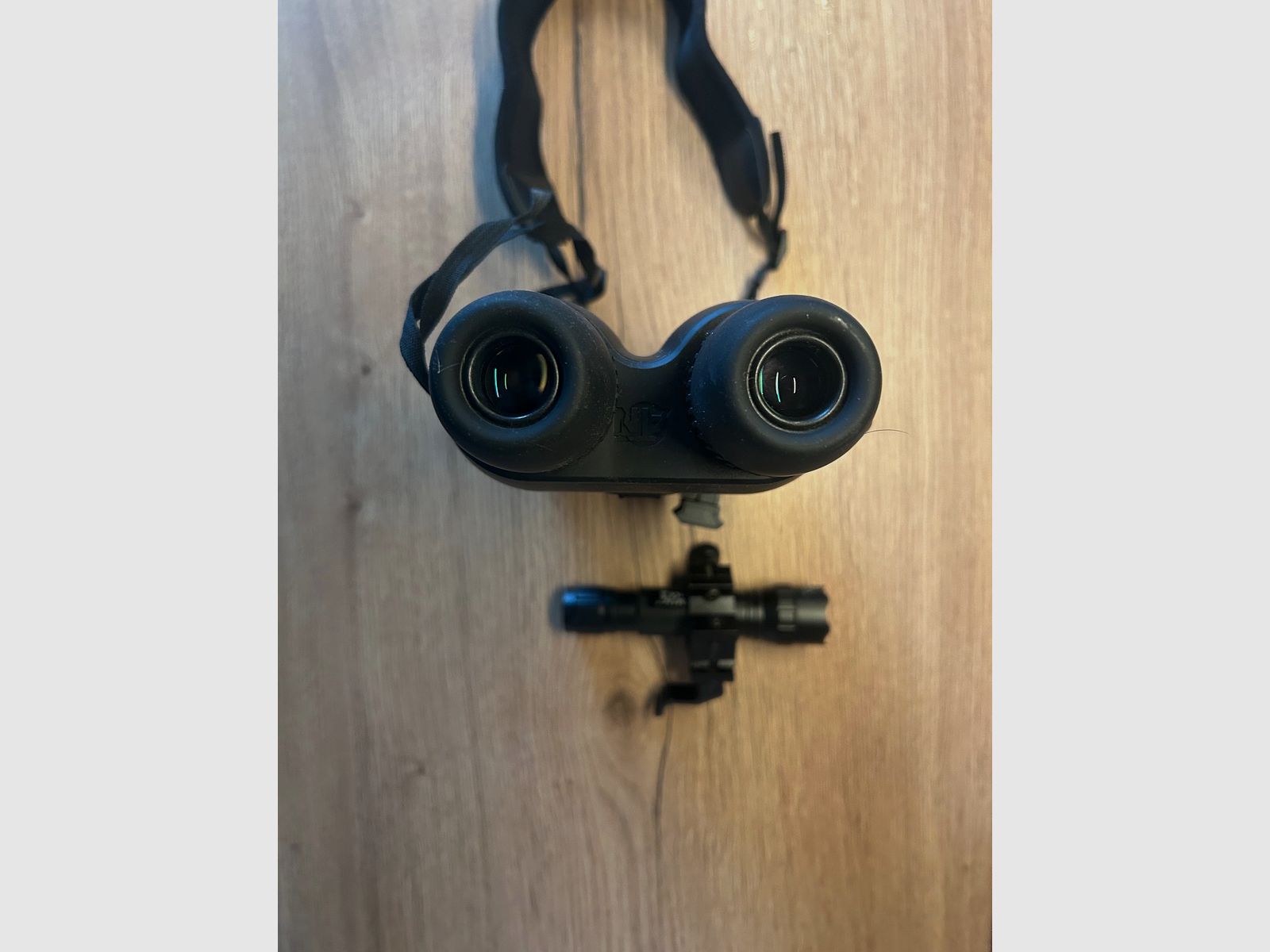 Binoculares digitales de día y de noche ATN BINOX 4K 4-16X - incluido IR Strahler