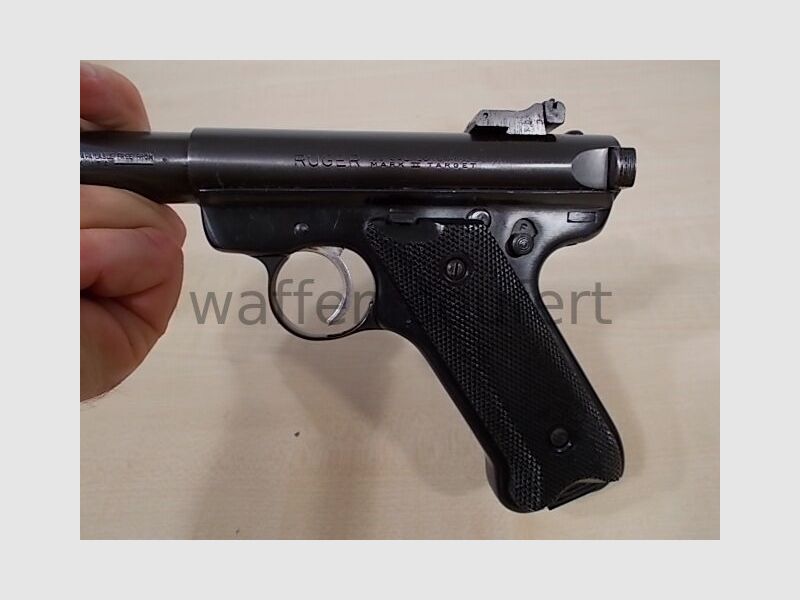 Ruger MarkII Target with spare magazine original packaging