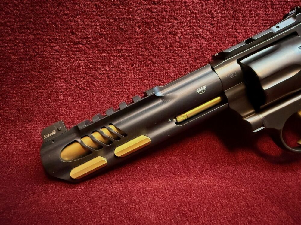Smith & Wesson 686 Scheuring Black/Gold