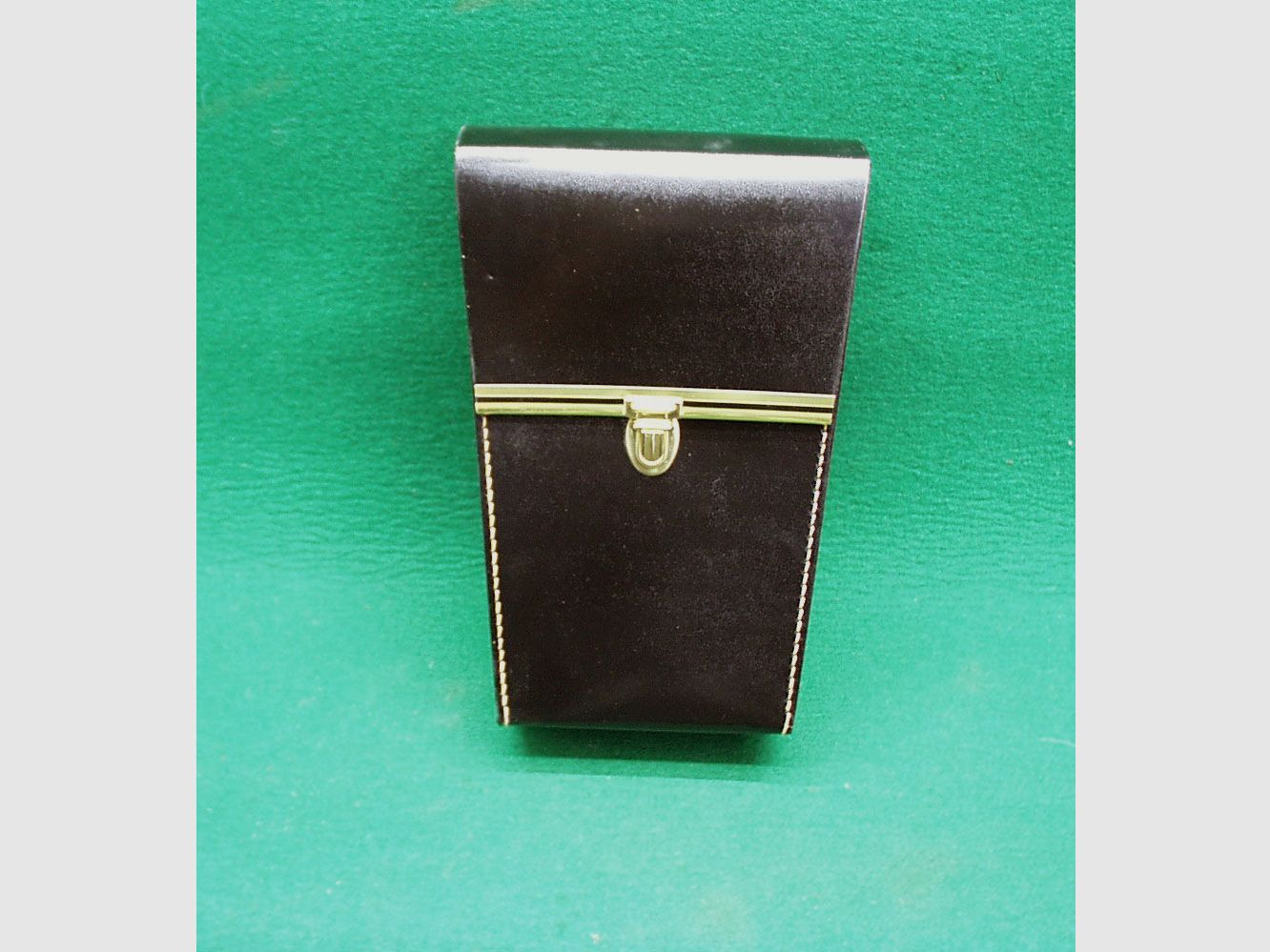 unknown binocular case