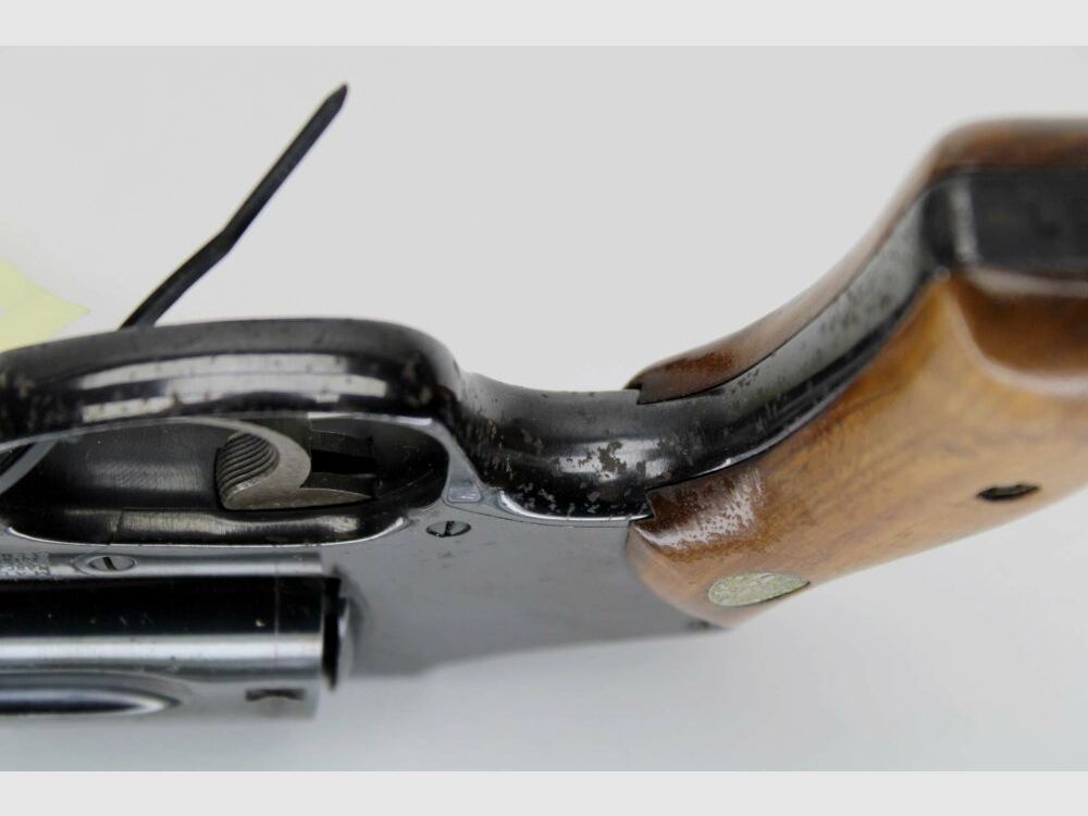 Revolver Smith & Wesson Mod 40 concealed hammer, palm safety .38Special