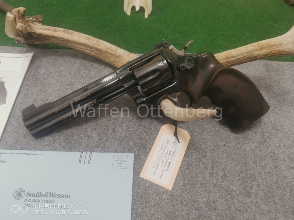 Smith & Wesson 586-4 Target Champion