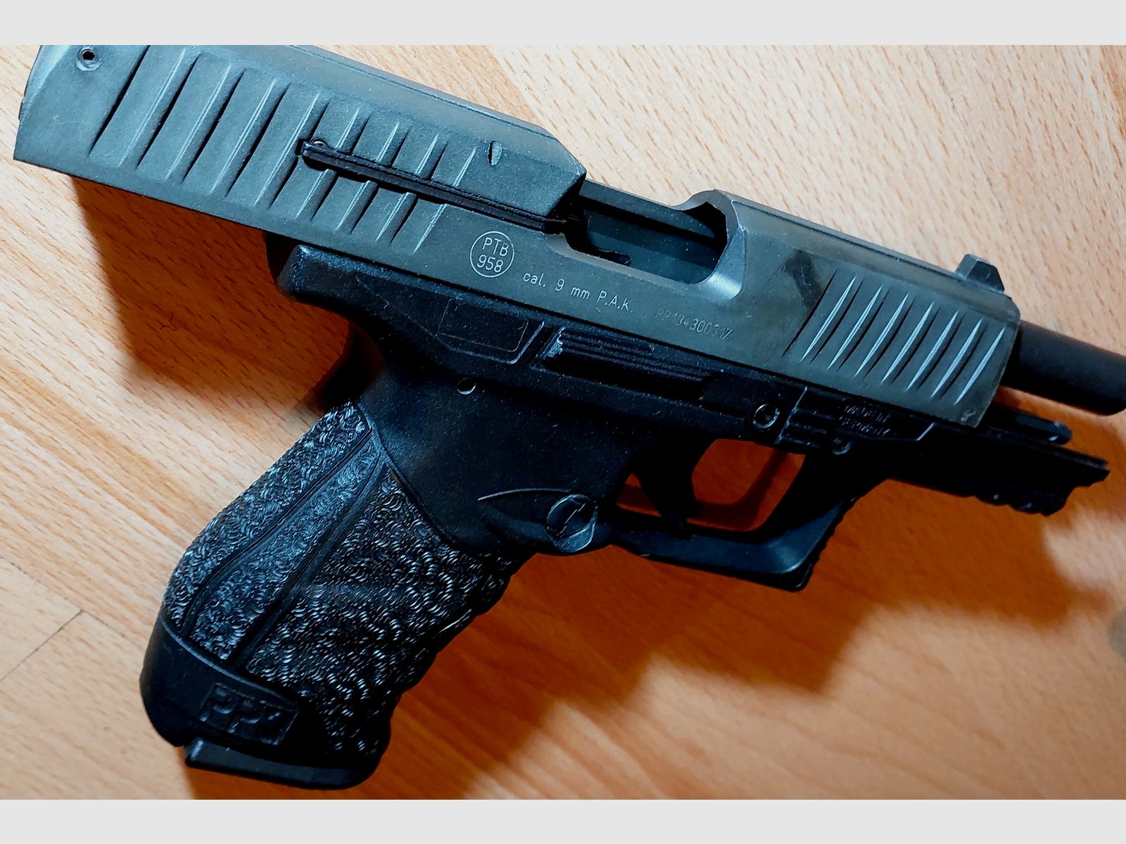 Walther PPQ M2 Schreckschuss Pistole 9mm P.A.K. schwarz (PTB 958)