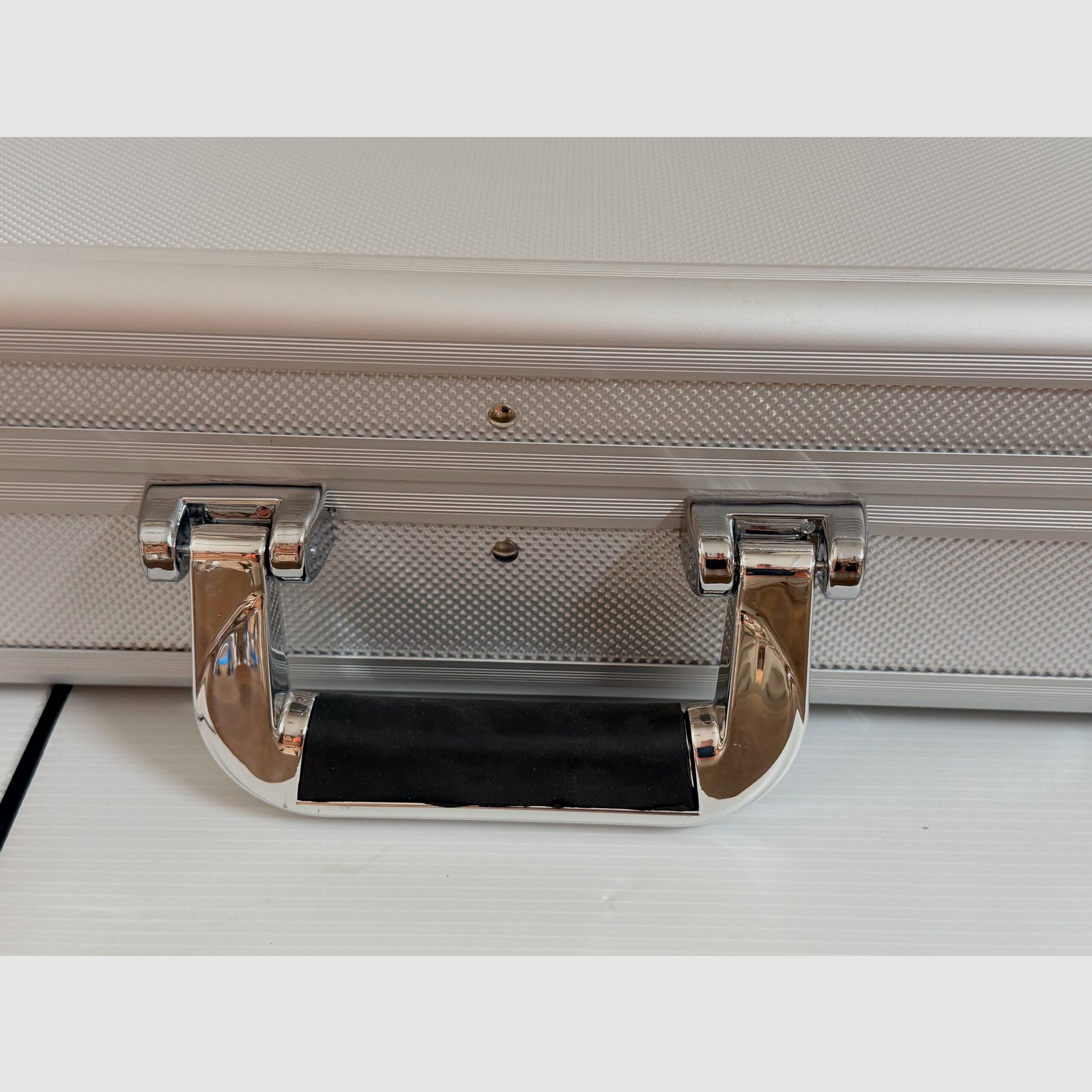 Malette en aluminium pour 2 armes avec 4 verrous, image 2 sur 4