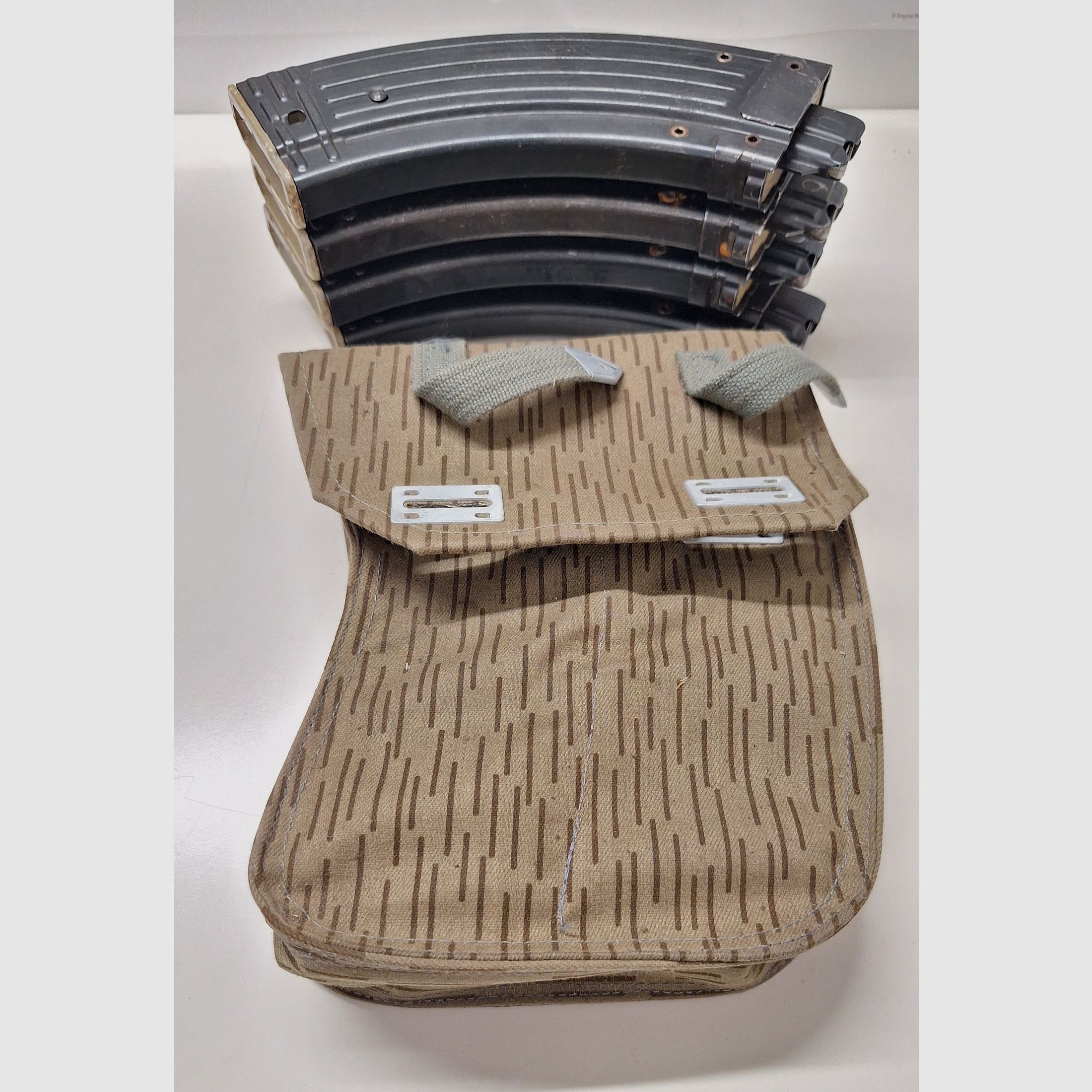 KK MPi 69 Magazine und Tasche DDR NVA keine AK47 oder AK74