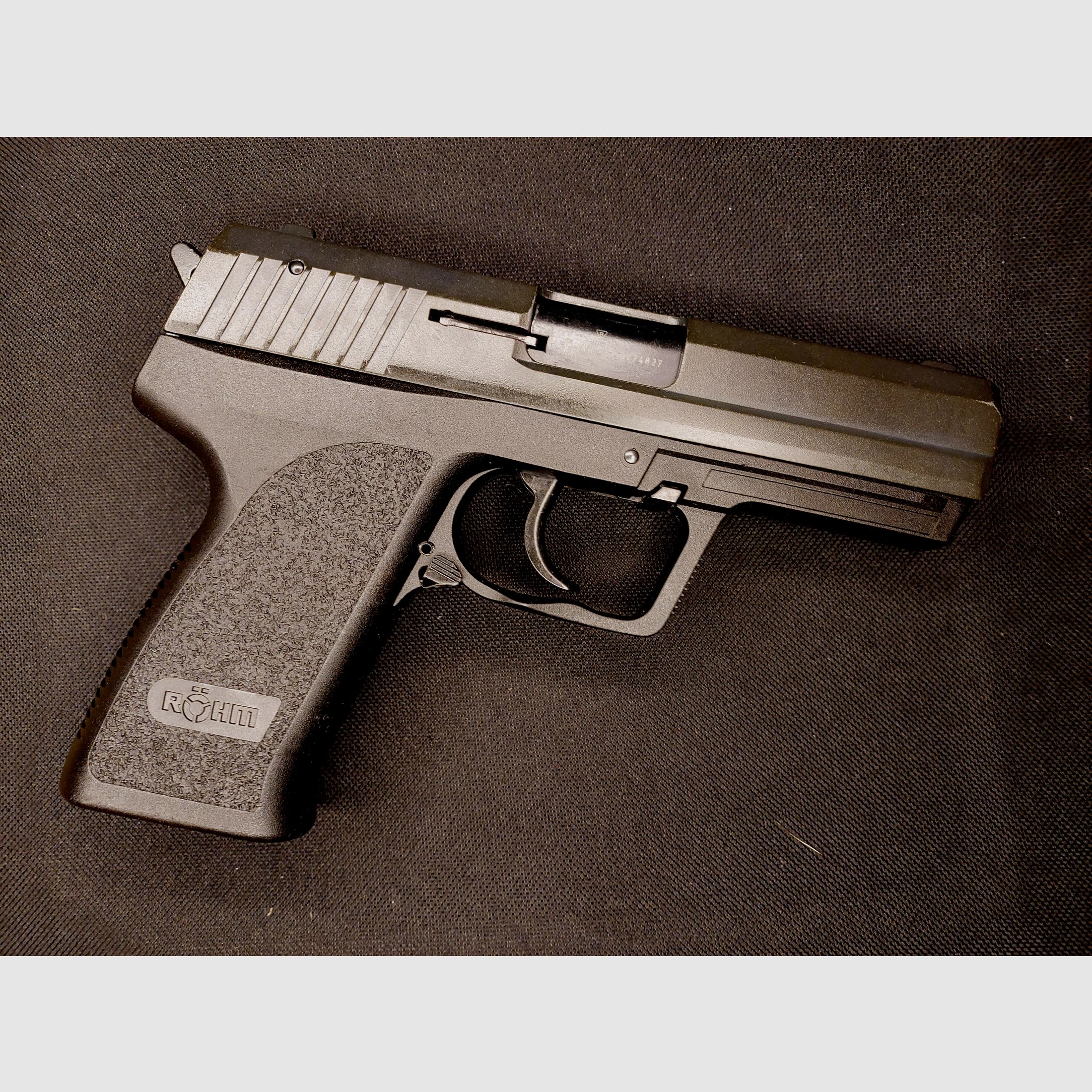 Röhm RG96 Schreckschuss Pistole brüniert (PTB 699) RG 96 mit 3 Magazinen