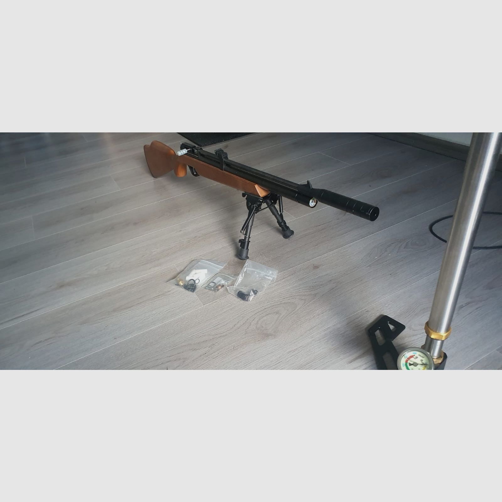 Diana Stormrider 4.5mm with hand pump and built-in bipod