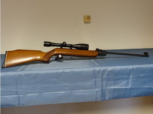 Carabina de aire comprimido Diana modelo 35 con mira telescópica Cal. 4,5 mm en estado como nuevo