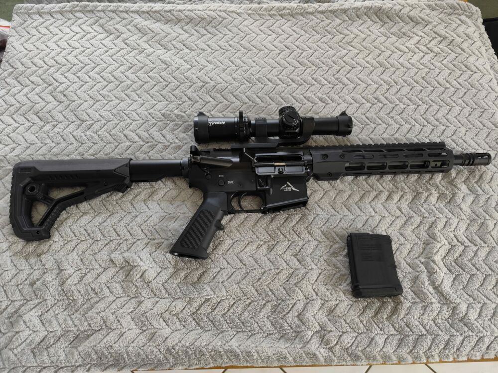ALPEN ARMS STG15C, Kal. .223 Rem, AR15-Style, 10,5" Lauf Selbstladebüchse im AR15 Stil mit kurzem 10,5" Lauf incl. ZF Firefield Rapidstrike 1-6x24