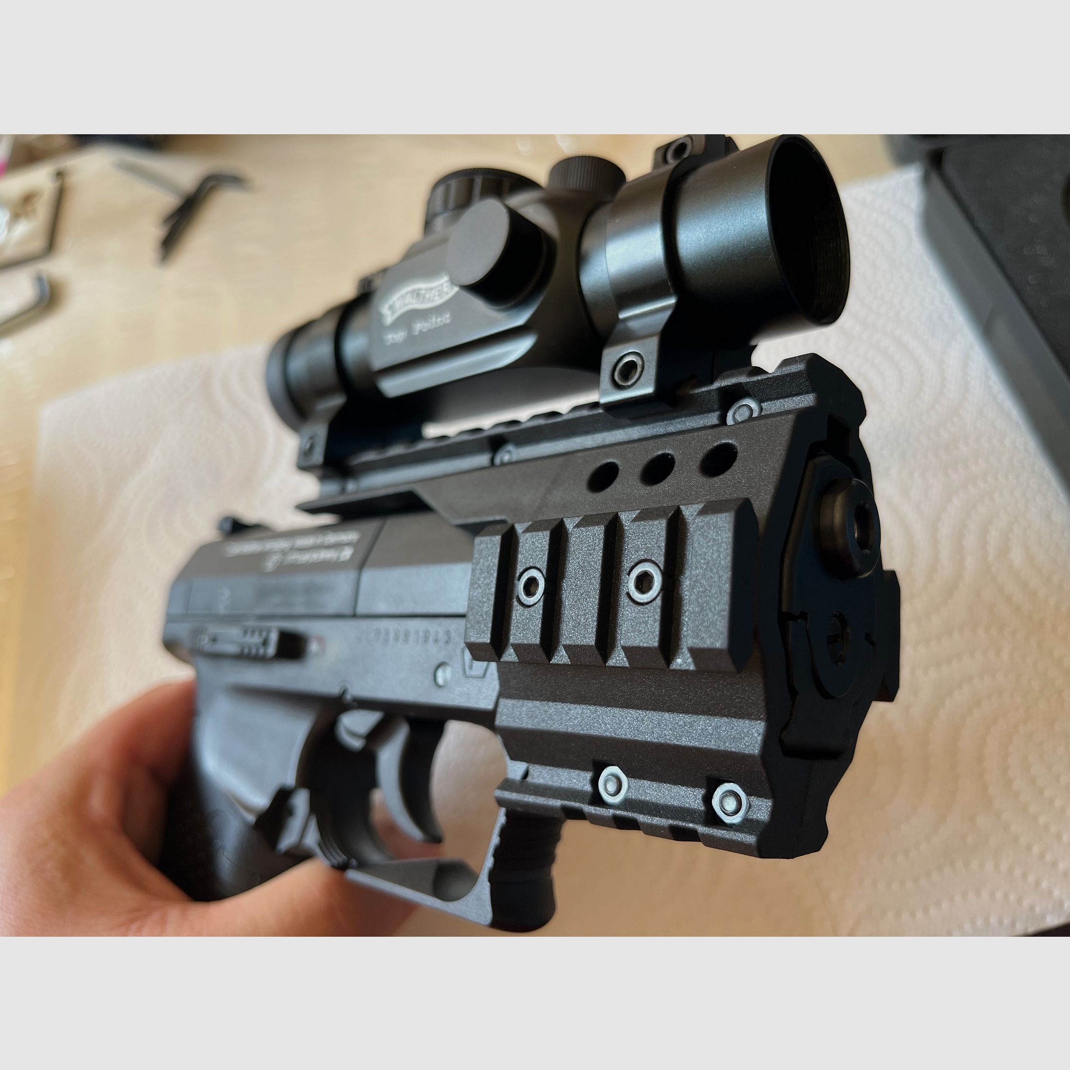Walther Nighthawk Set, CO2, pistola de aire, incl. óptica (reddot), compensador y maletín,