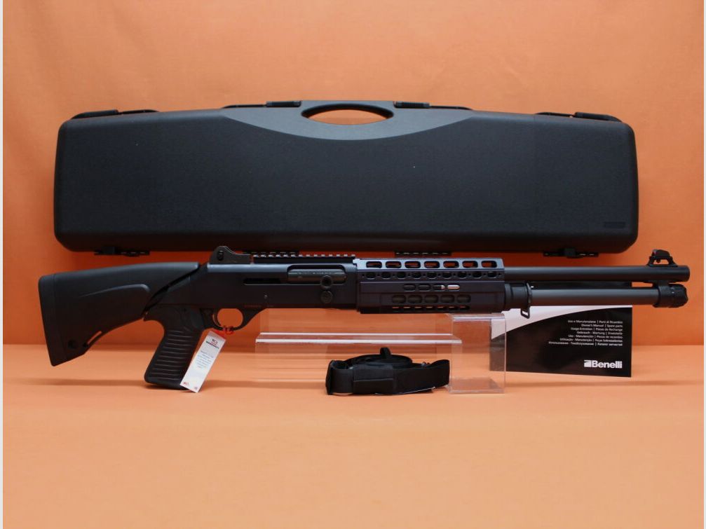 Benelli Ha.Flinte 12/76 Benelli M4 A1 TS Zwart 18,5" loop/ Multichoke/ telescopische kolf/ Picatinny (M4T-PRO)