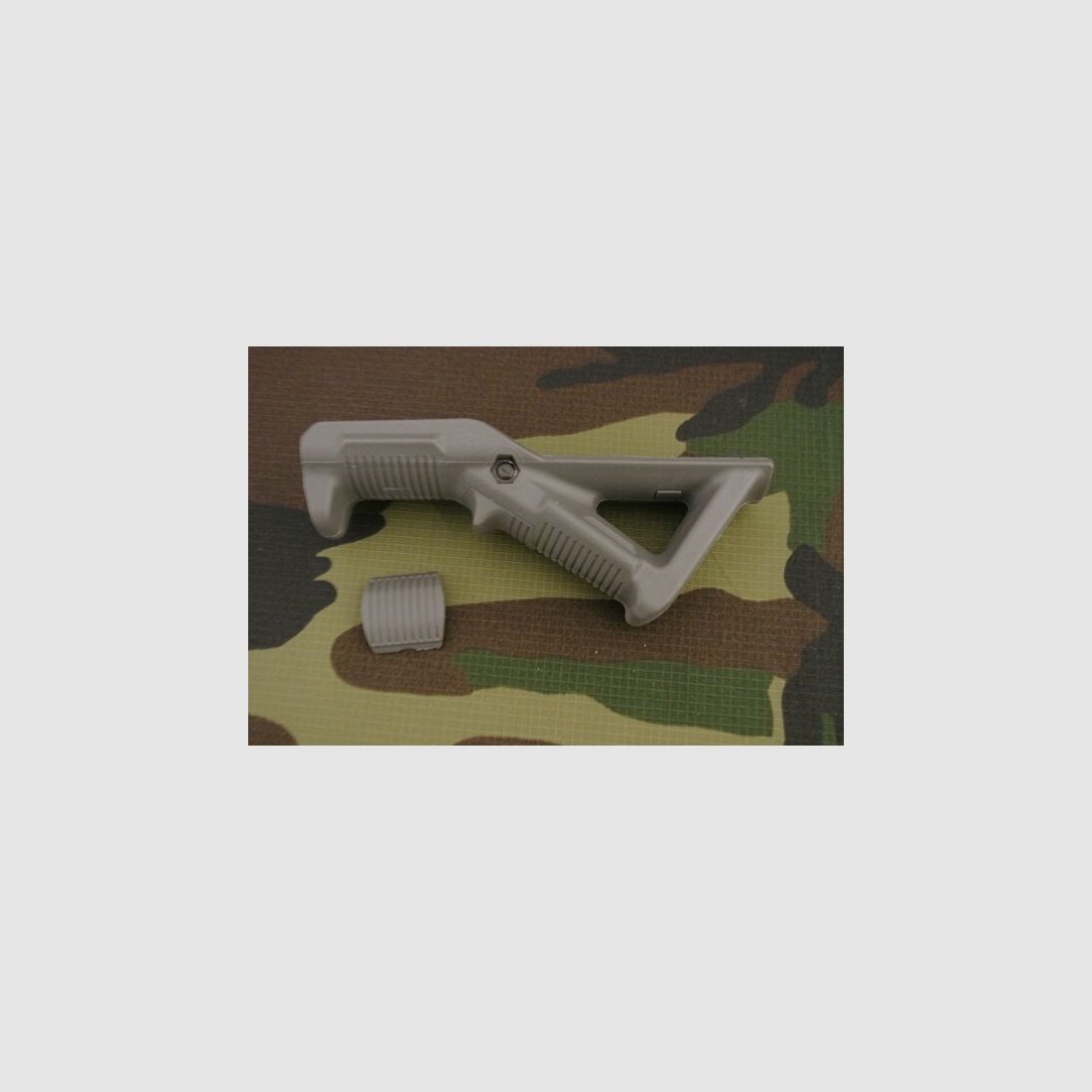 CYMA Angled Fore Grip Frontgriff grau 22 mm Schiene