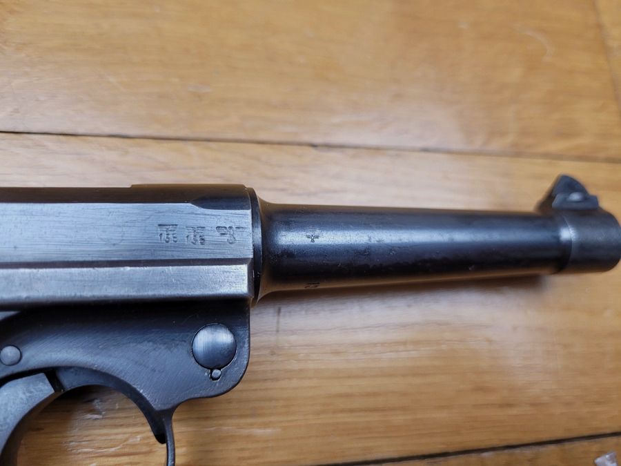 Superbe Luger P08 – fabrication Mauser Byf de 1942 – rare modèle dit « Black Widow » (« Veuve Noire ») – Bon chargeur « FXO » – Mono matricule – État quasi neuf !, image 9 sur 17