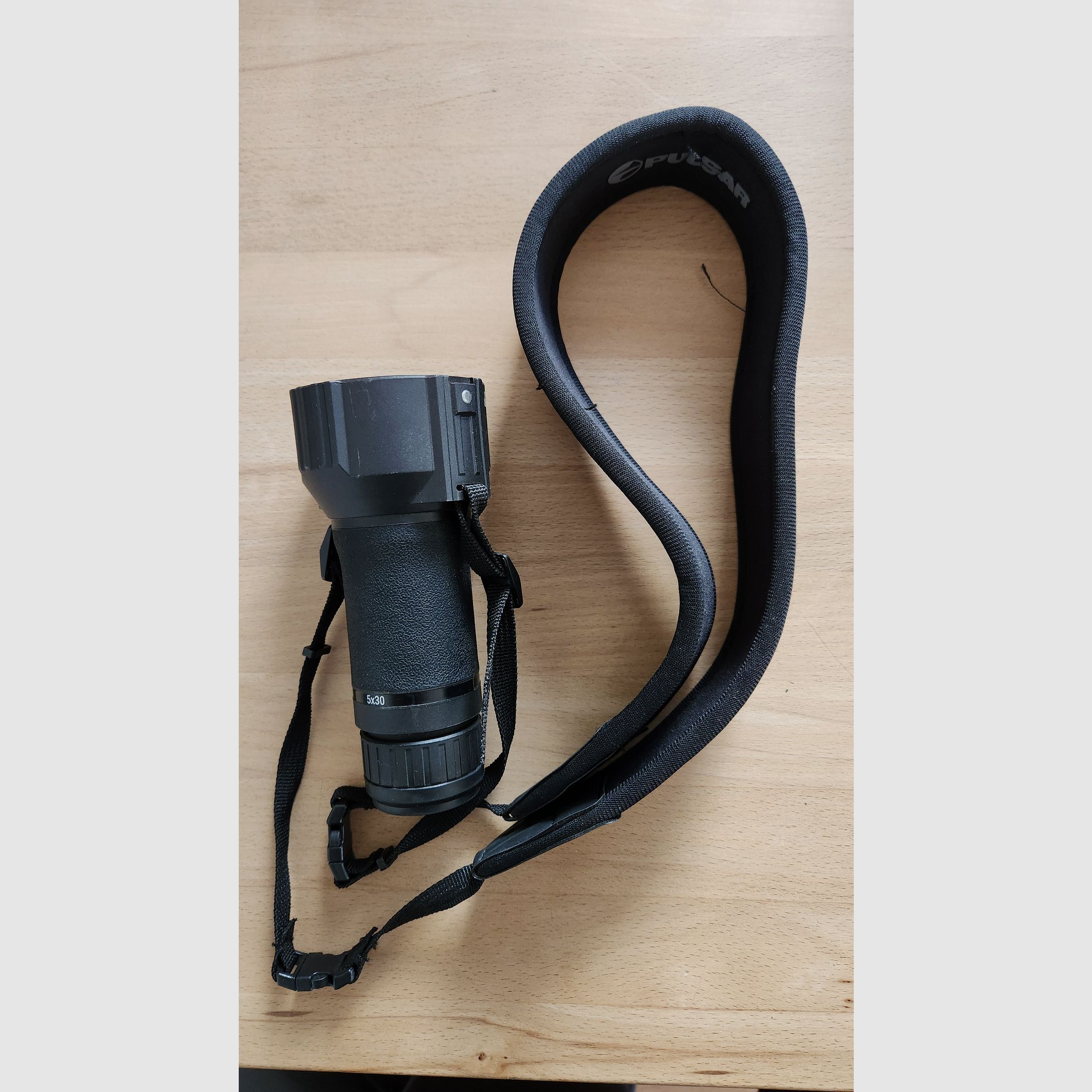 Urządzenie do nocnego widzenia PULSAR FN455 z adapterem RUSAN