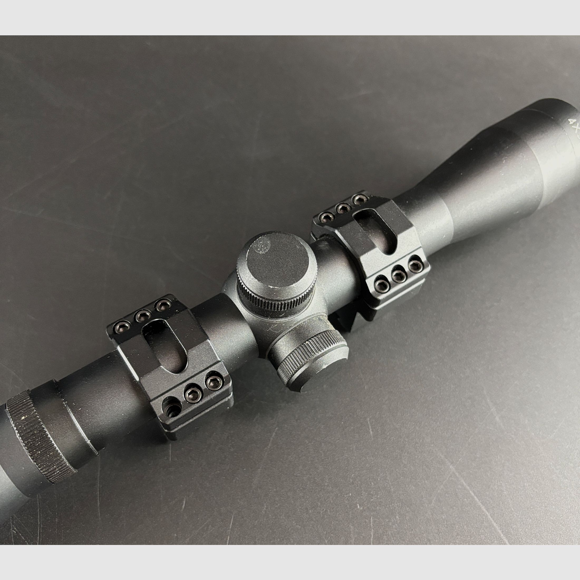 Aussteller FOCUS In Sight 4x32 1/4 MOA Absehen 4A 108160-2 Zielfernrohr