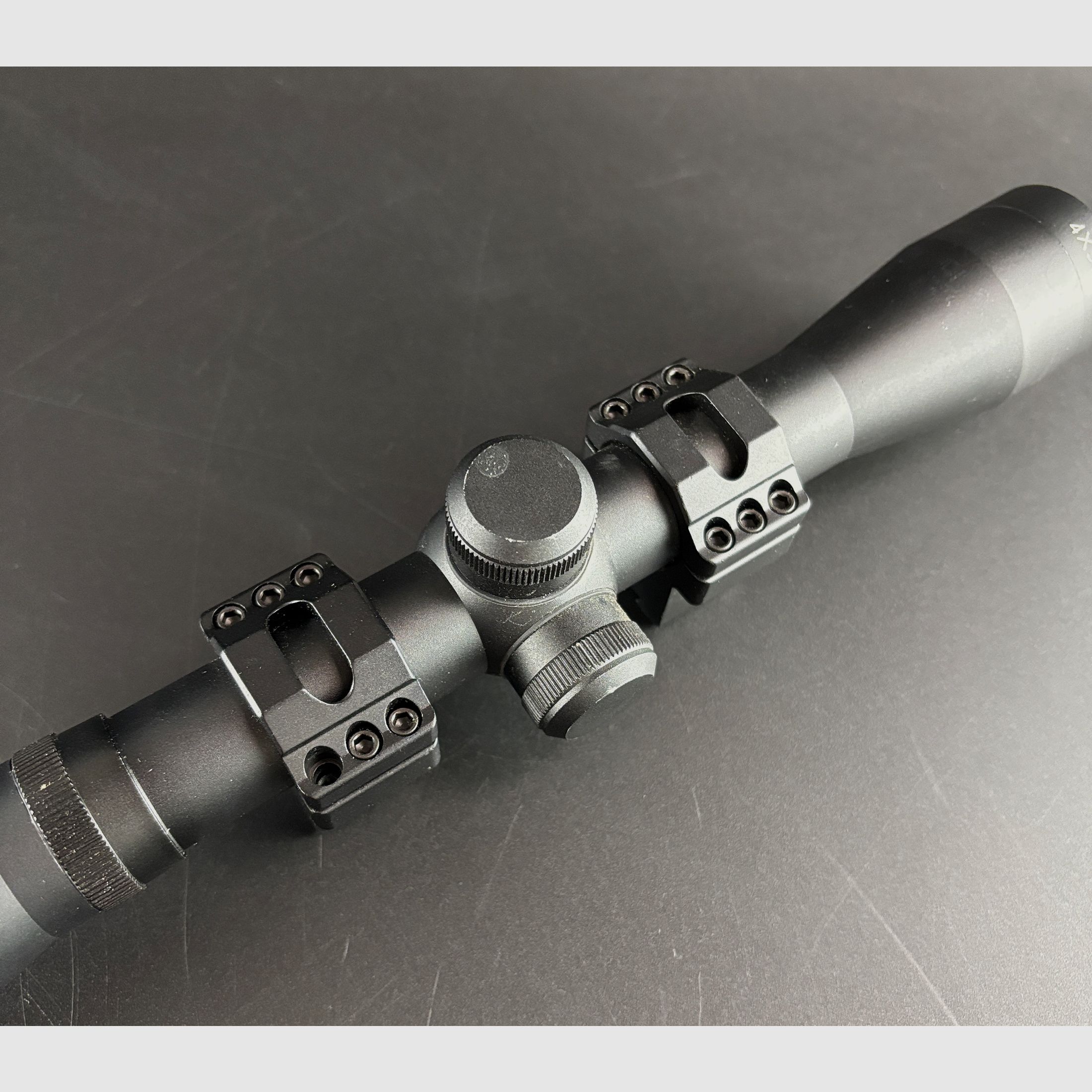 Aussteller FOCUS In Sight 4x32 1/4 MOA Absehen 4A 108160-2 Zielfernrohr