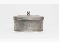 antique tin box hunting jewelry decoration