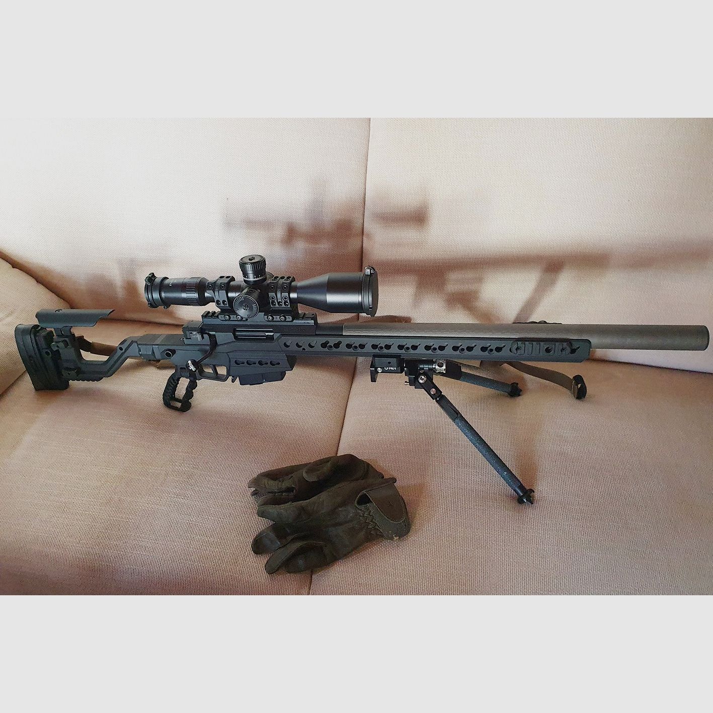 Direct beschikbaar: Speciale productie AI AT-XC Ongeschoten & Nieuw, met Custom B&T Titan-Integralsilencer (Hoofdwapen, accessoires en koffer inbegrepen. Glas/tweepoot tegen meerprijs)