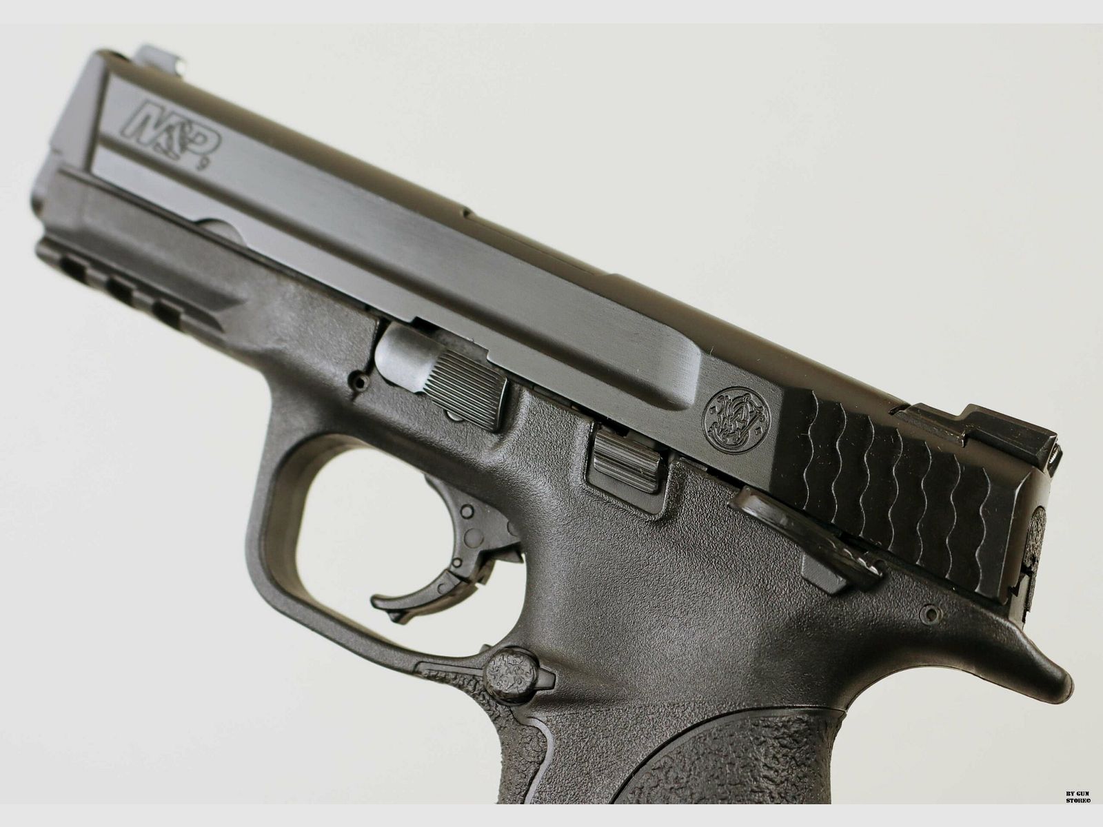 Pistola Smith & Wesson mod. M&P 9 cal. 9x21mm IMI matr. HMF0446, immagine 6 di 10