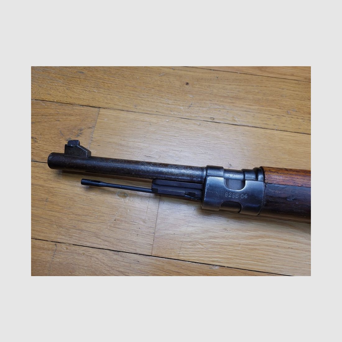 Schöner tschechischer Regulierungsgewehr VZ 24 – Kal. 8x57IS – Baujahr 1931 – in seiner Vorkriegs-Konfiguration erhalten – sehr guter Lauf und sehr gutes Holz – TBE, Bild 9 von 22