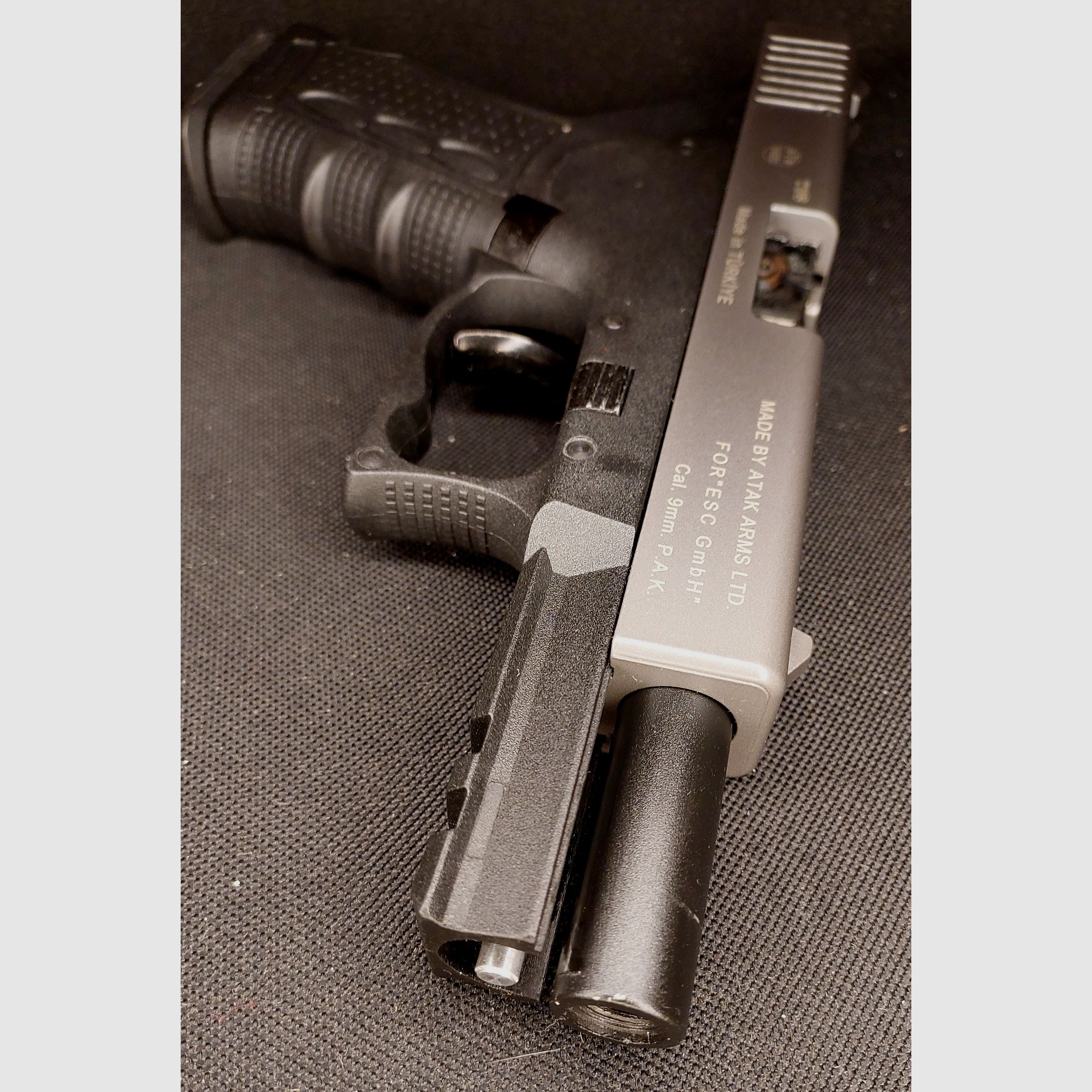 Zoraki 917 blank firing pistol 9mm P.A.K. Titan (PTB 1023)