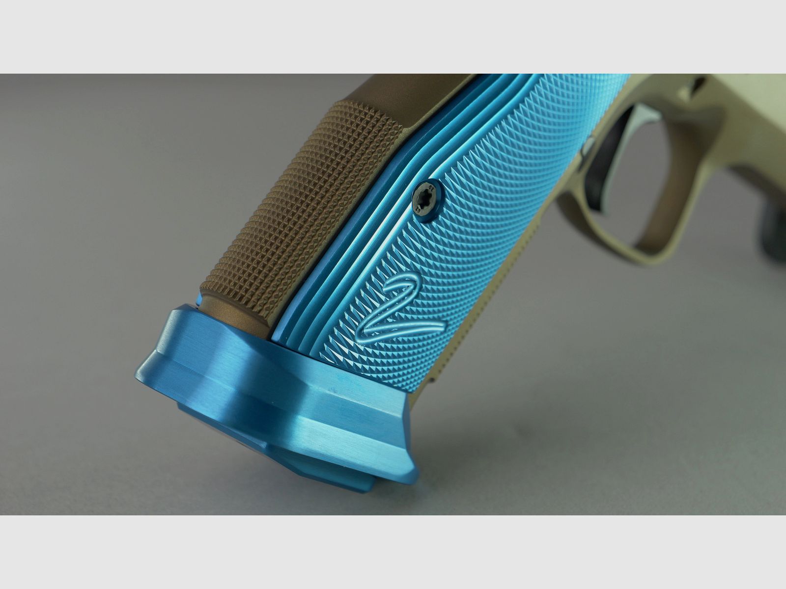 CZ TS2 Spalona Brąz "Niebieskie Niebo" 9mm Edycja Specjalna