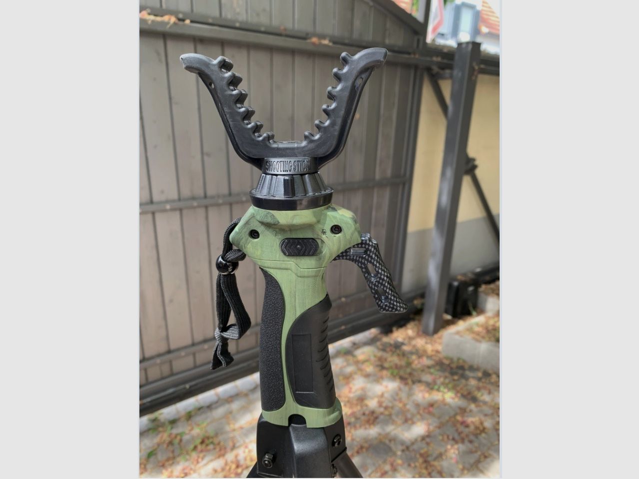 Hunting shooting target stick tripod. Like new!
