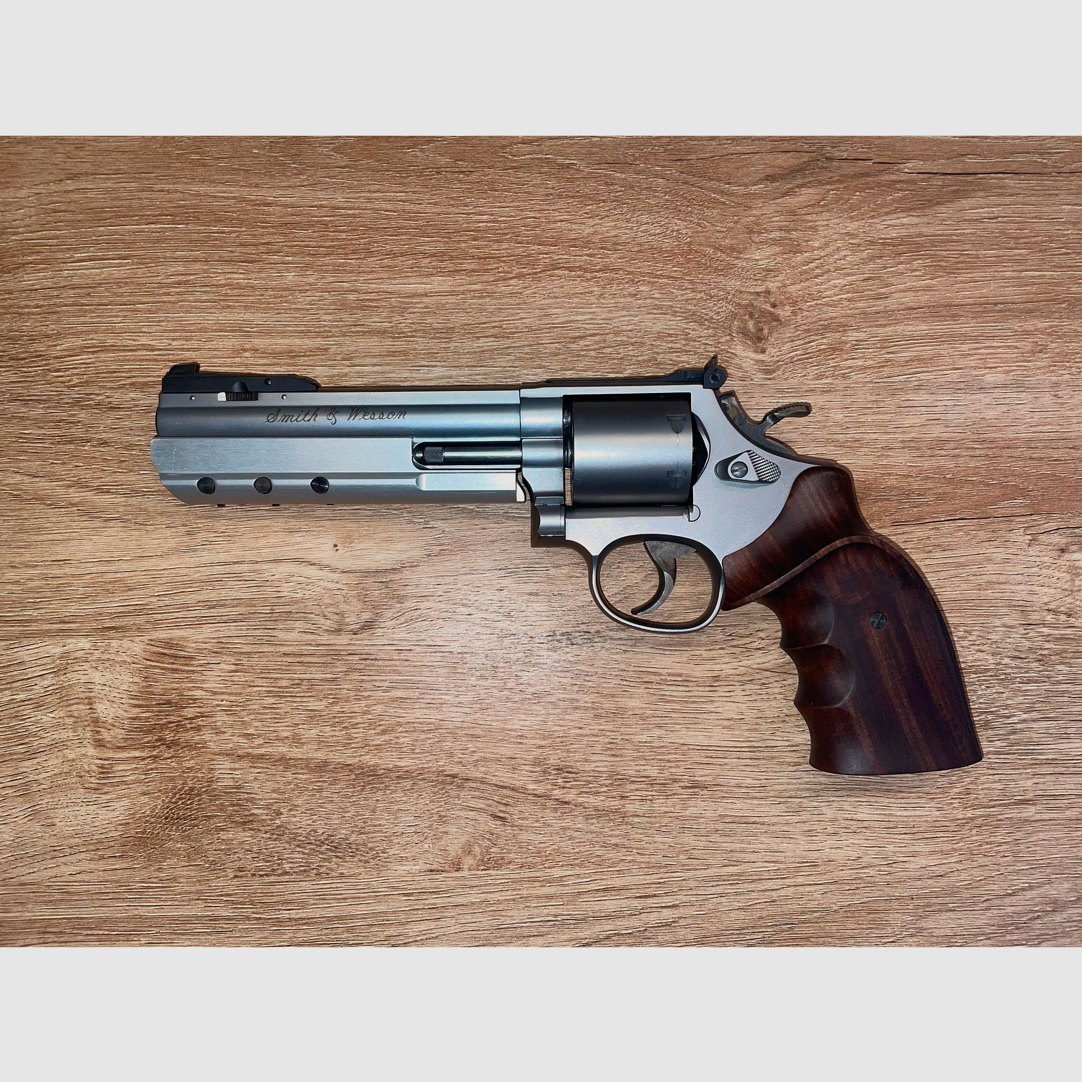 Smith & Wesson 686 Practical Champion