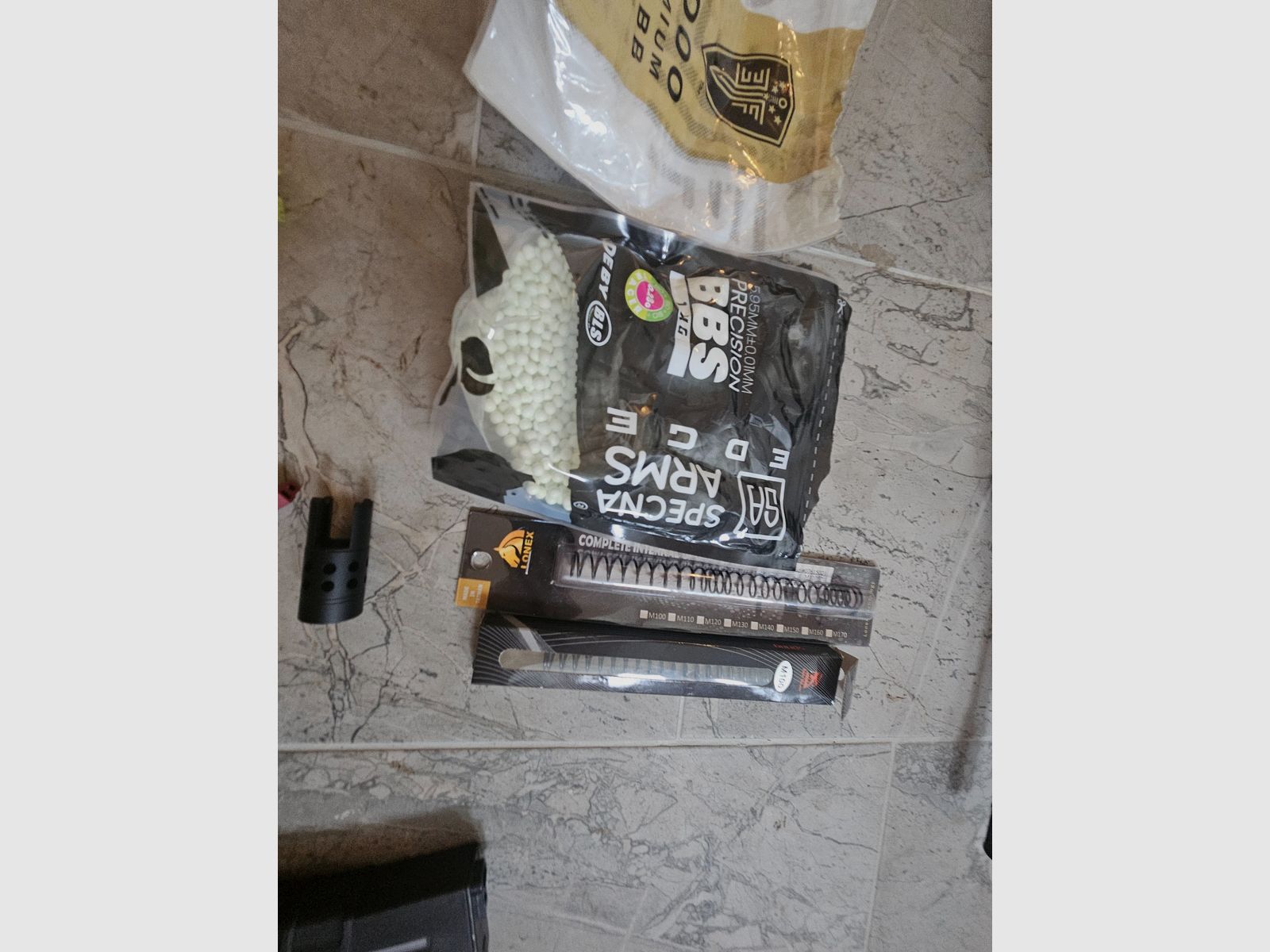 Großes Begadi S-AEG Starter-Set: MK16 (SCAR-L) & M4 M-LOK inkl. 10 Magazinen, Akkus & kompletter Flecktarn-Ausrüstung, Bild 4 von 15