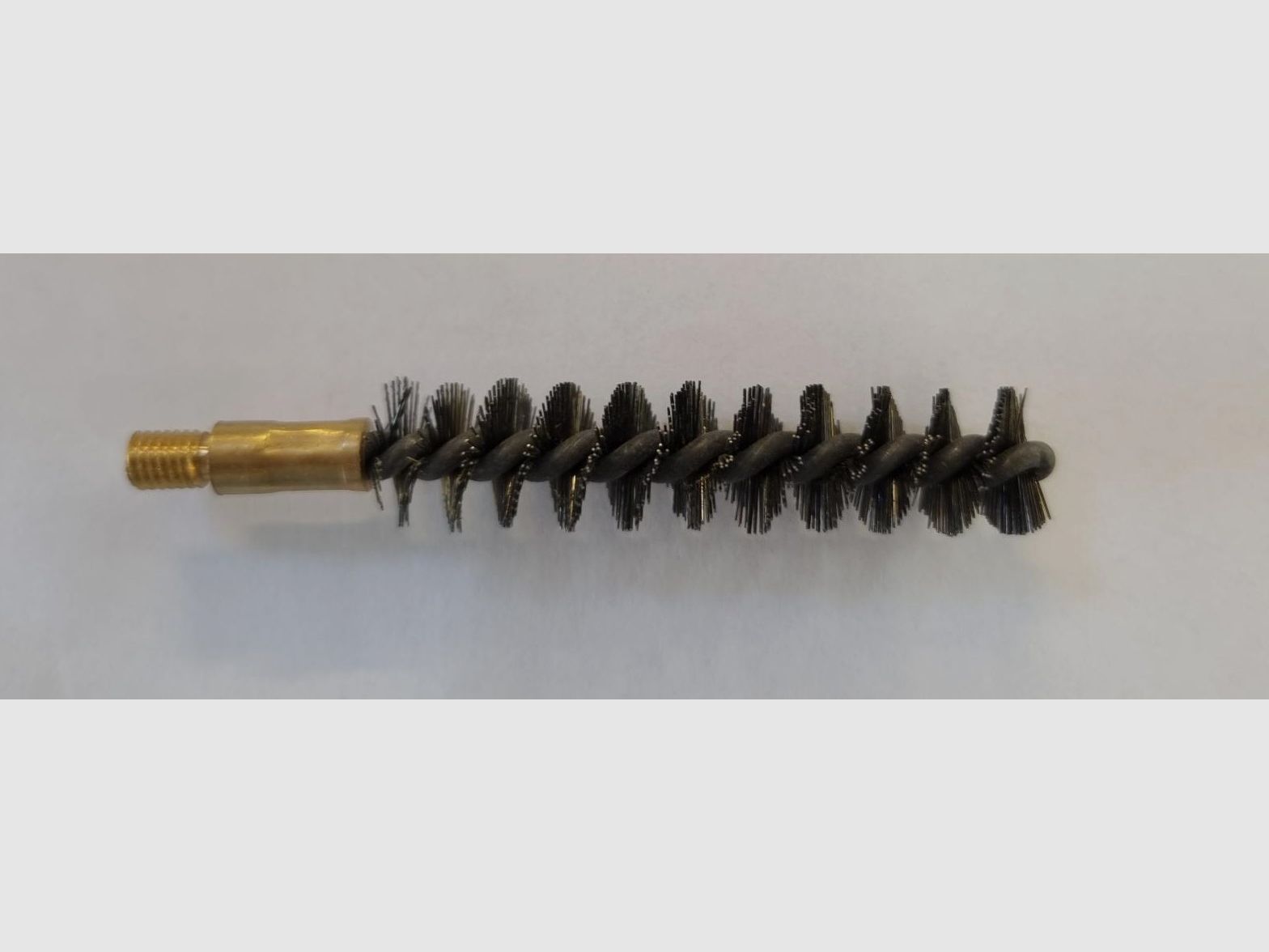 Brosse en fil d'acier avec filetage externe