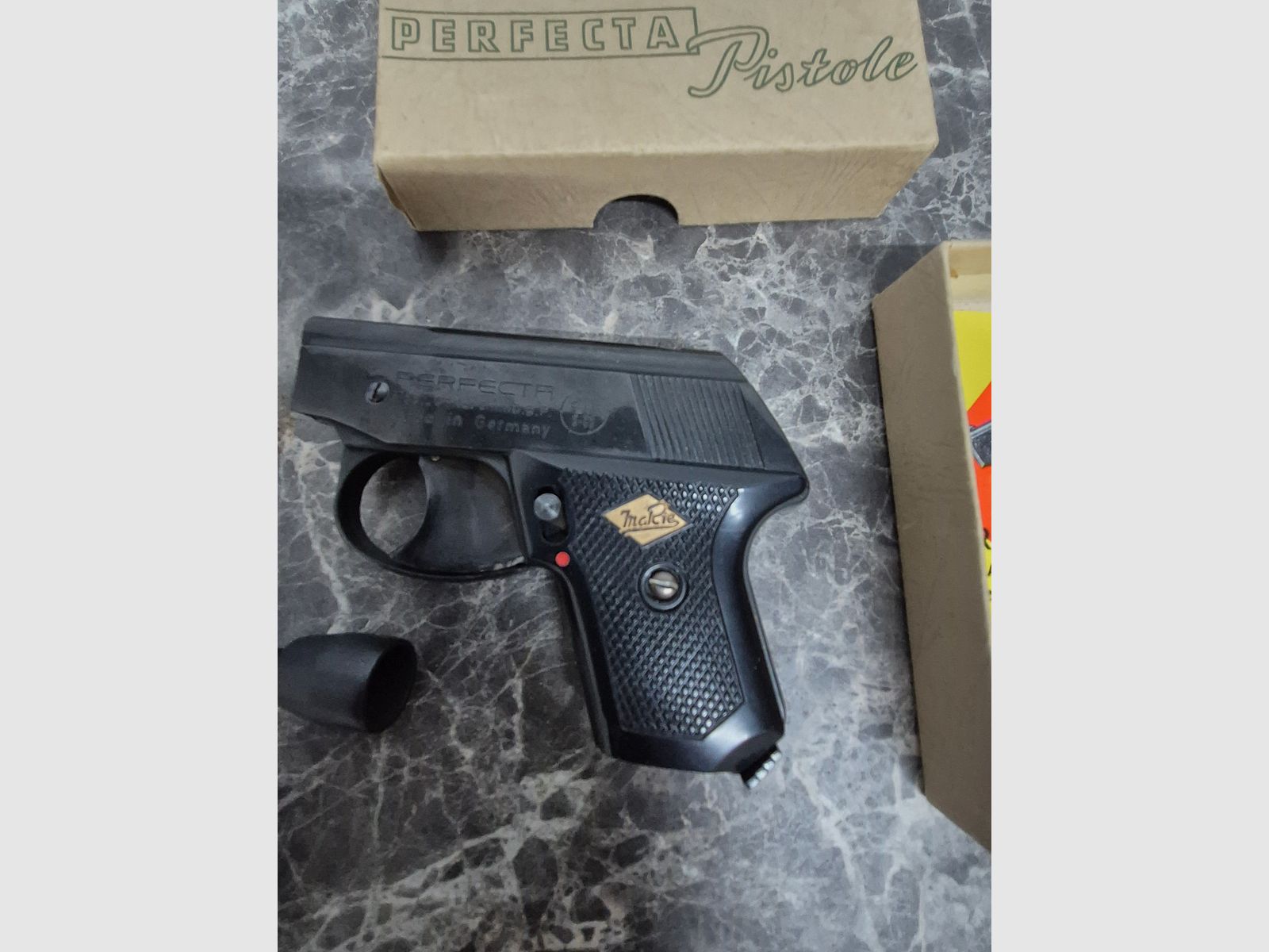 Pistolet d'alarme / gaz / signal Perfecta, 6 mm