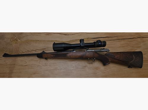 Mauser M03 Expert .223 with premium wood stock and Zeiss Victory V8 4.5-35 x 60 with reticle quick adjustment (ASV)