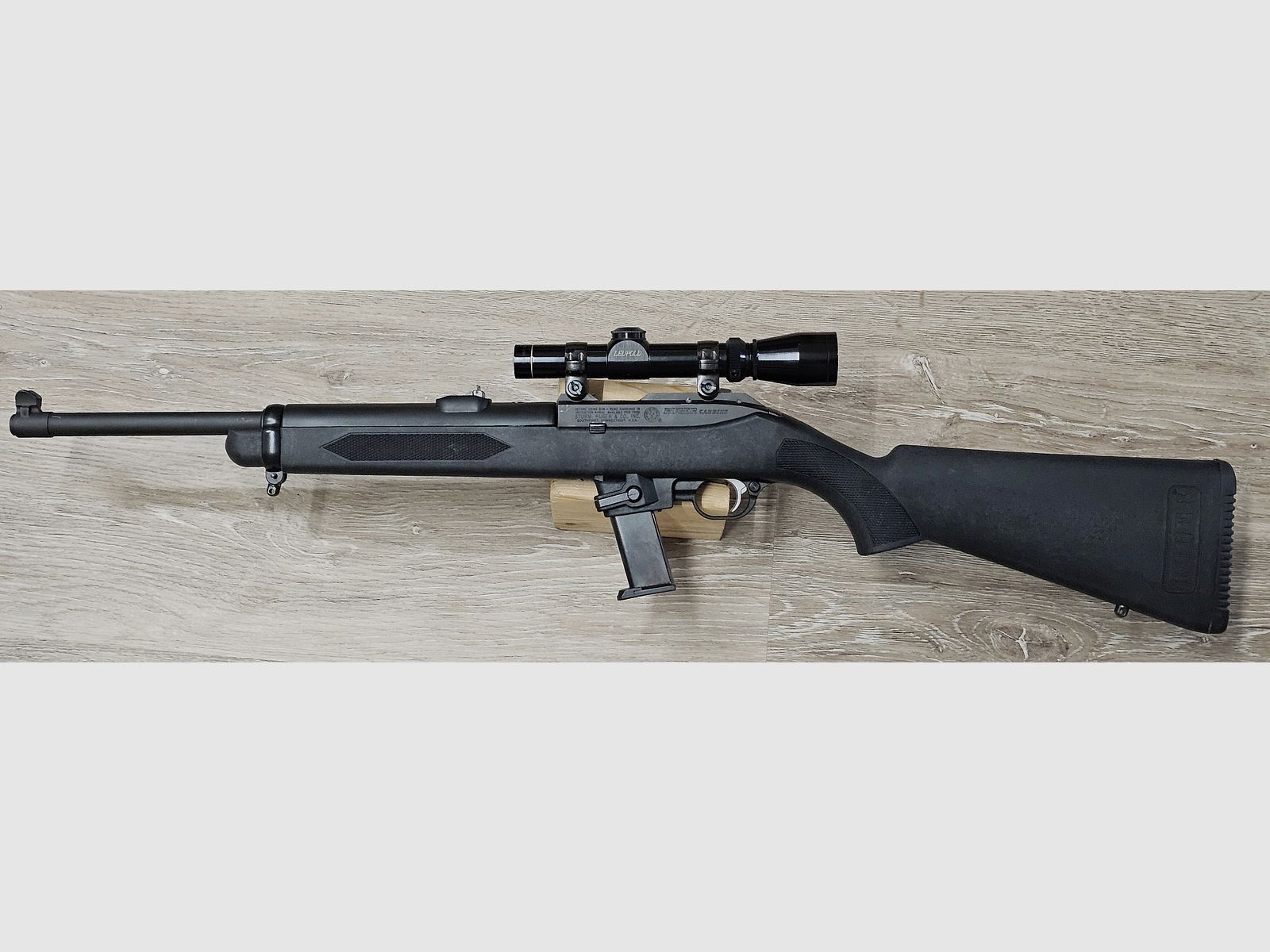 Zelflader Ruger PC9 Police Carbine 9mm Luger incl. Leupold Vari-X II 1-4x20 draadkruis-scope (eerste eigenaar, bouwjaar 1997)