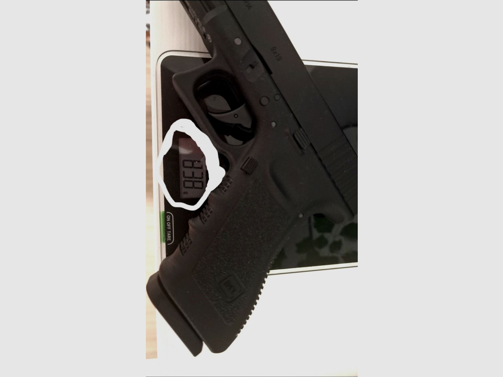 Glock 17 Co2 4.5mm cal. Diabolos/Steel BBs