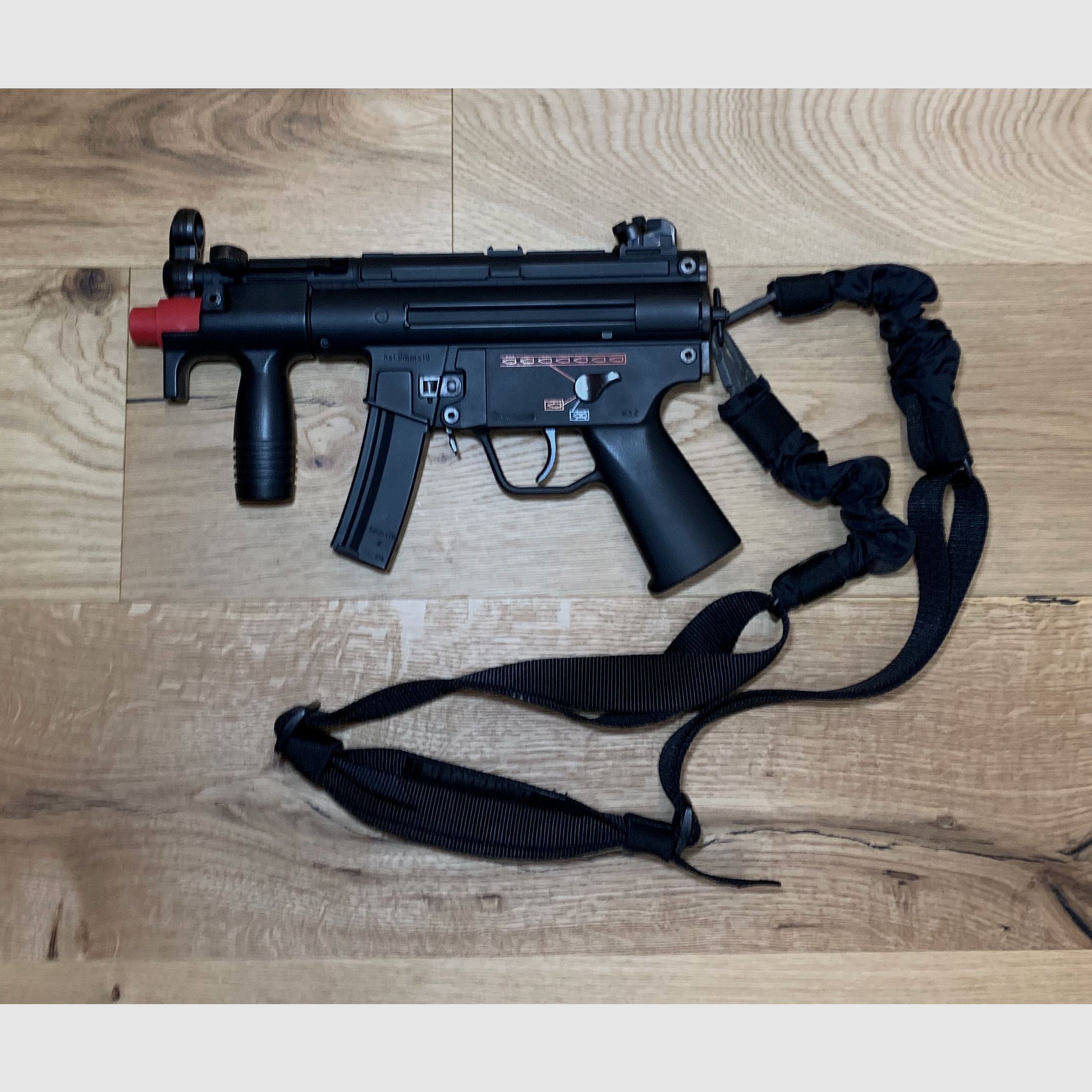 Tokyo Marui Heckler & Koch MP5K A4 Kurz AEG Softairpistole, image 8 sur 10