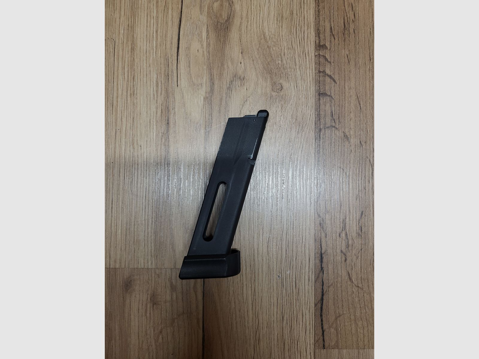 ASG CZ SHADOW 2 GBB AIRSOFT BUNDLE 4 chargeurs, 3 bouteilles de gaz Airsoft, 8000 billes, holster, 2 pochettes de chargeurs, ceinture Amomax peu utilisée