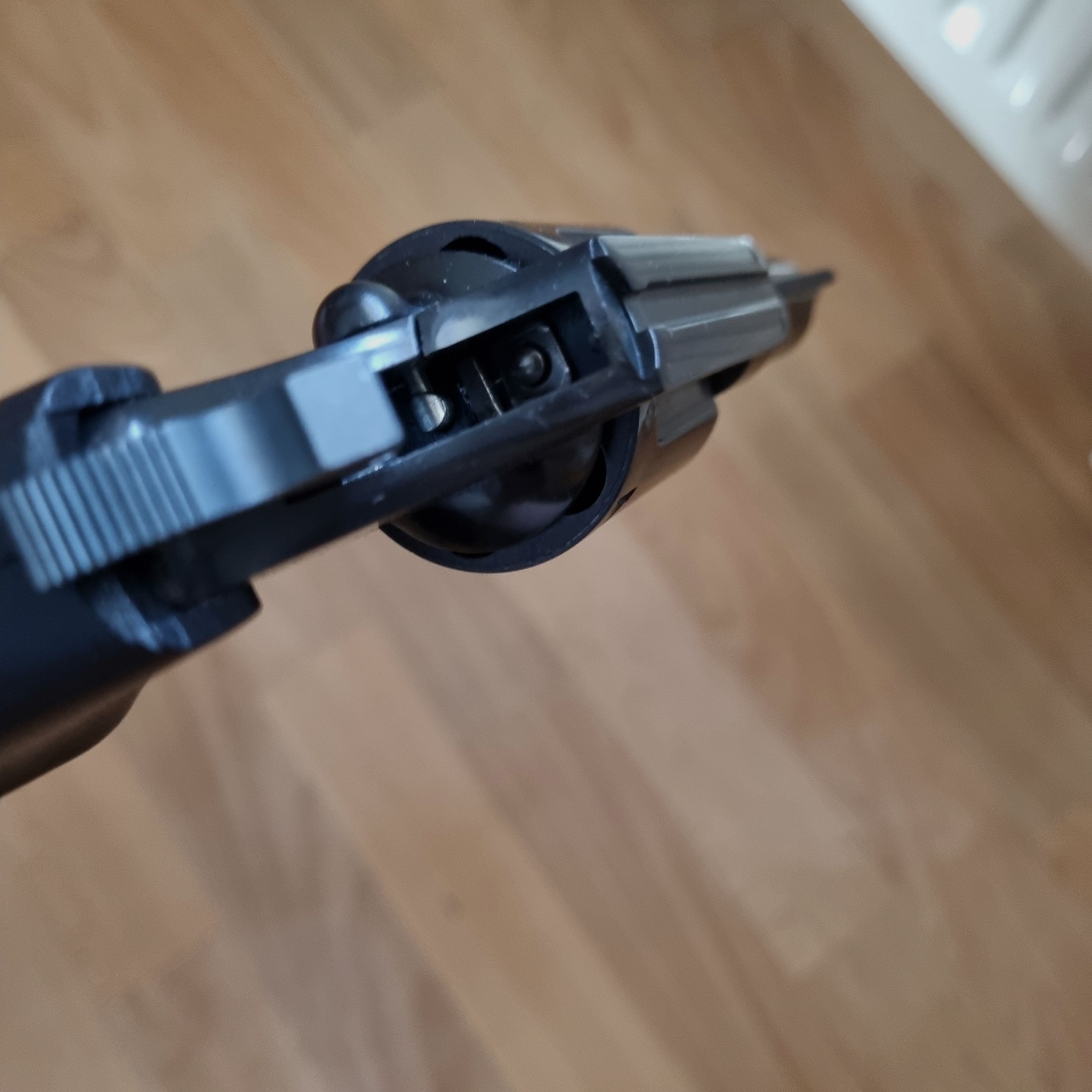 Colt Detective Special, oksydowany, PTB 603, 2 cale, drewniana rękojeść, plus 50 nabojów