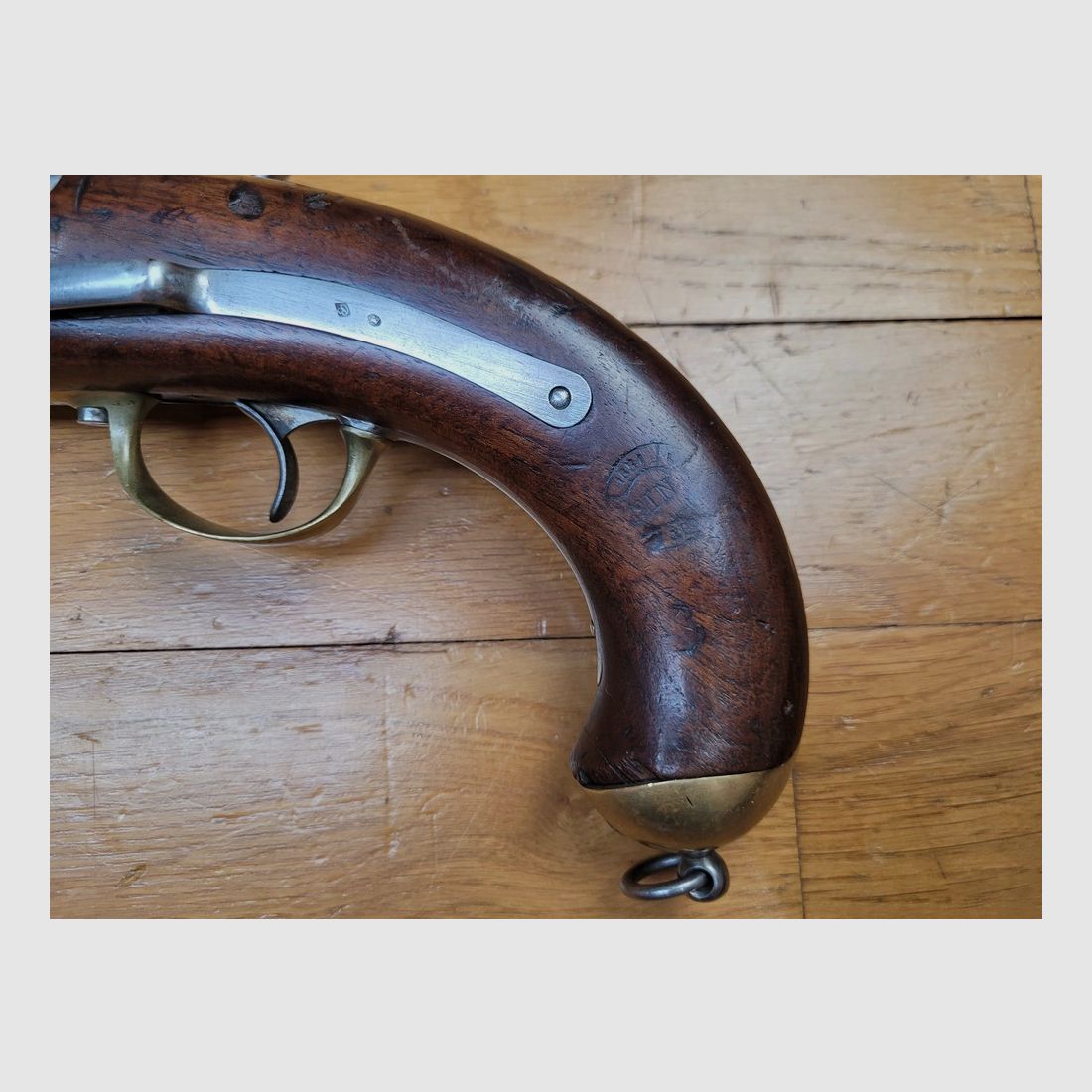 Wunderschöne und sehr seltene Marinepistole Modell 1849 – Waffe von August 1851 – Nationale Fertigung Châtellerault – Alle Stempel lesbar und einheitlich – Lesbarer Holzstempel – Hervorragender Zustand – Quasi museales Stück!, Bild 19 von 24