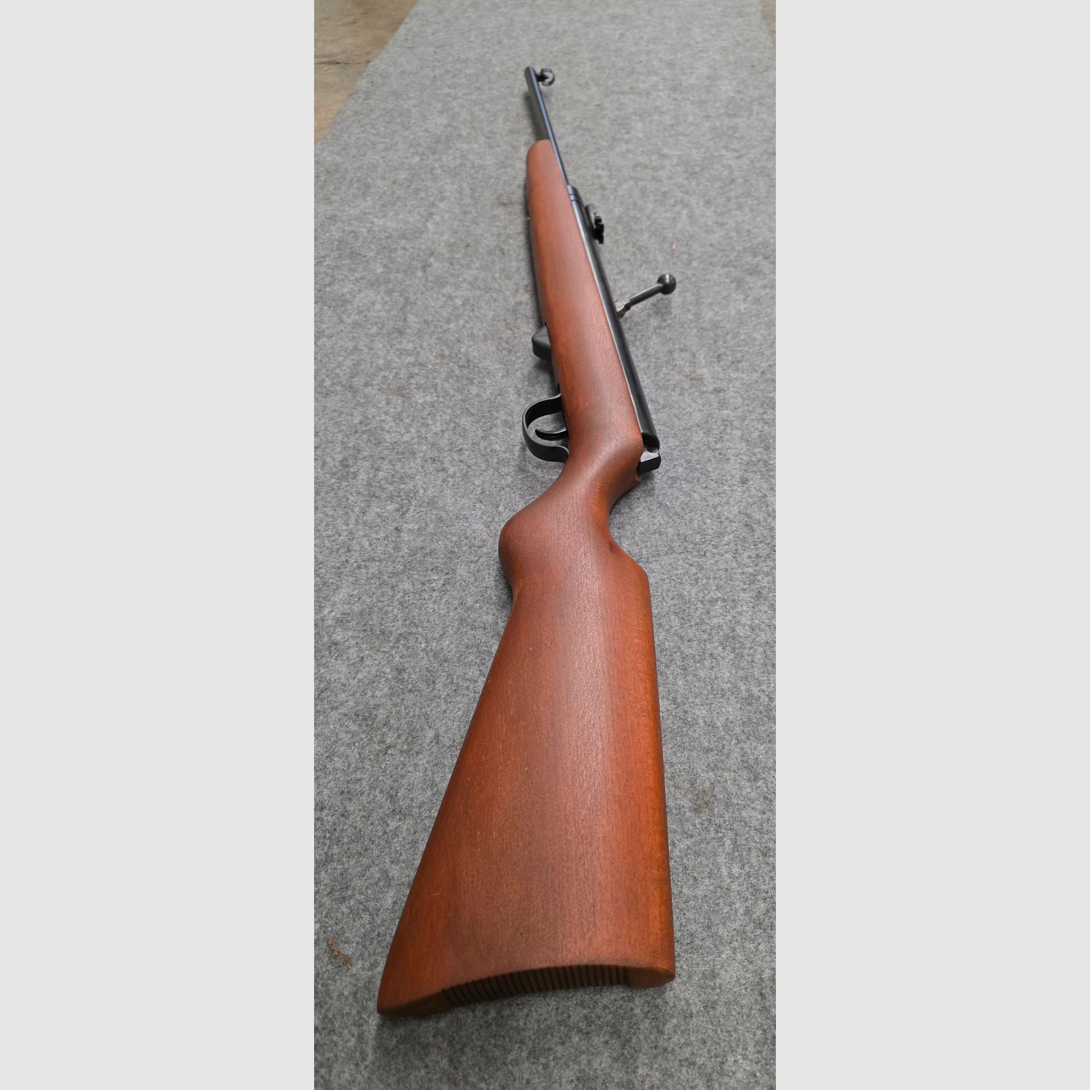 Special version with only 2 screw fastening and short length Haenel 310 with standard trigger repeater Kirmes 4.4 mm air rifle