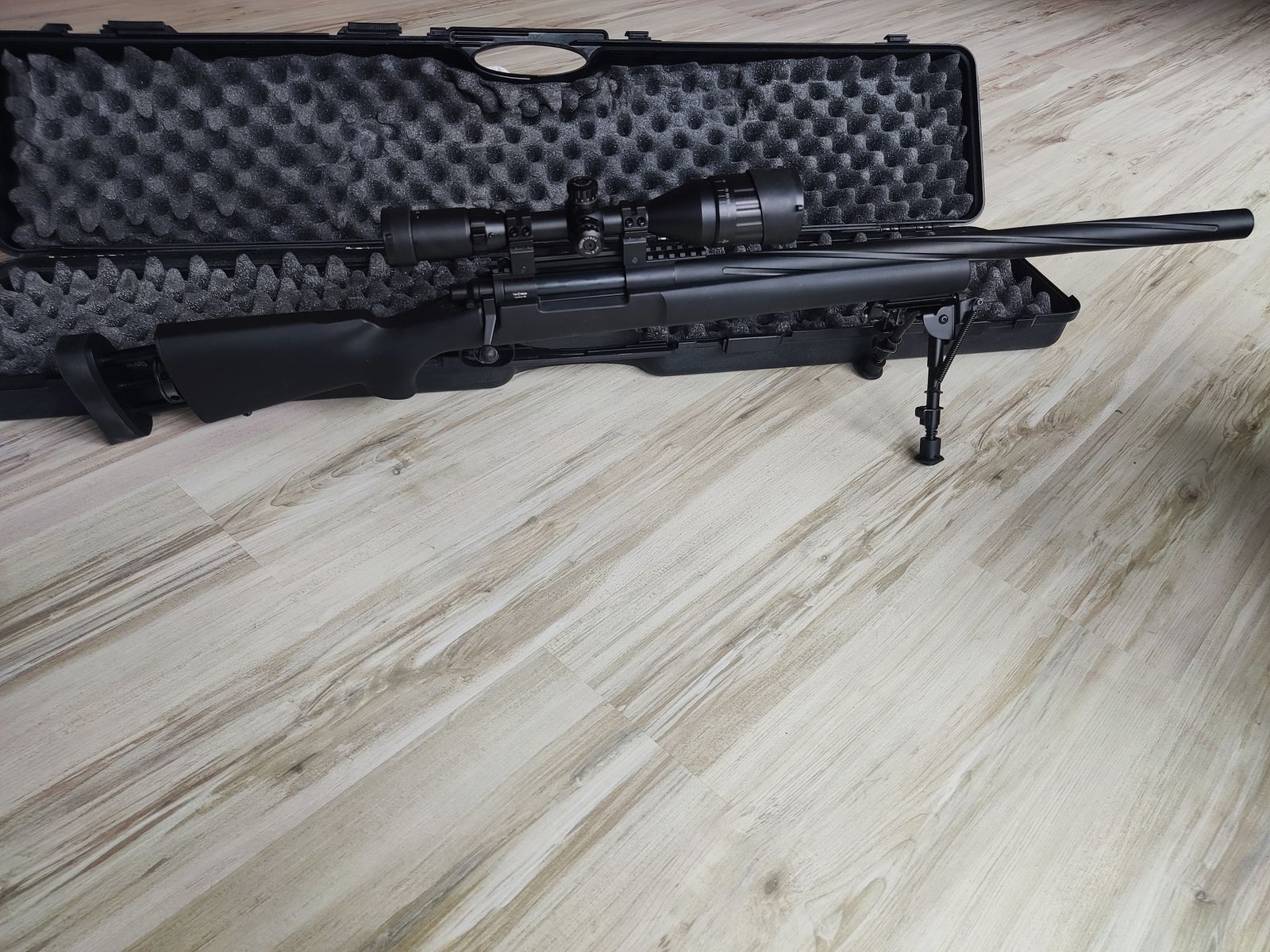 Novritsch SSG24 Gen 1 Airsoft Sniper + Zubehör