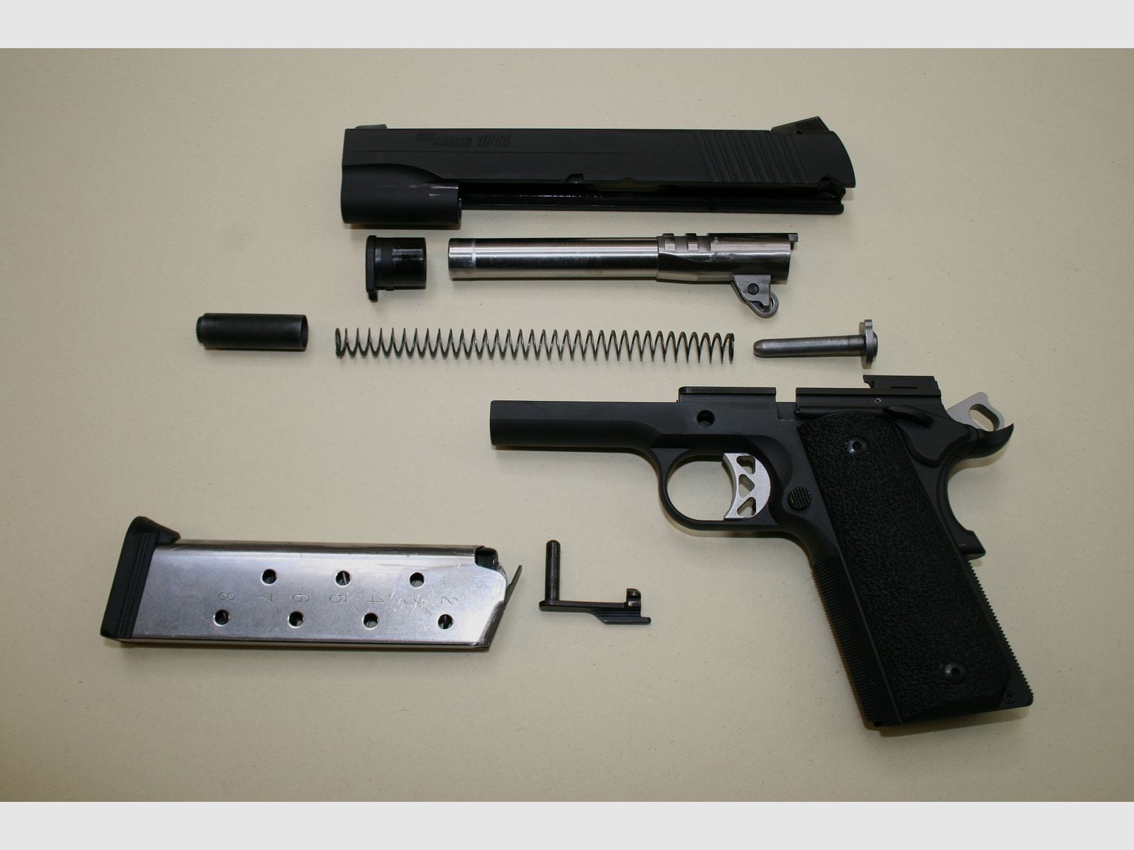 Pack complet pistolet SIG SAUER 1911 TACOPS – .45ACP (OCCASION), image 13 sur 13