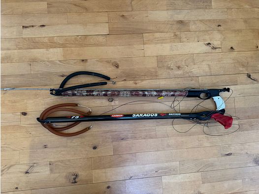 2 fucili subacquei / attrezzature per sport subacquei – tra cui Pathos Saragos 75 Carbon – ritiro a Amburgo