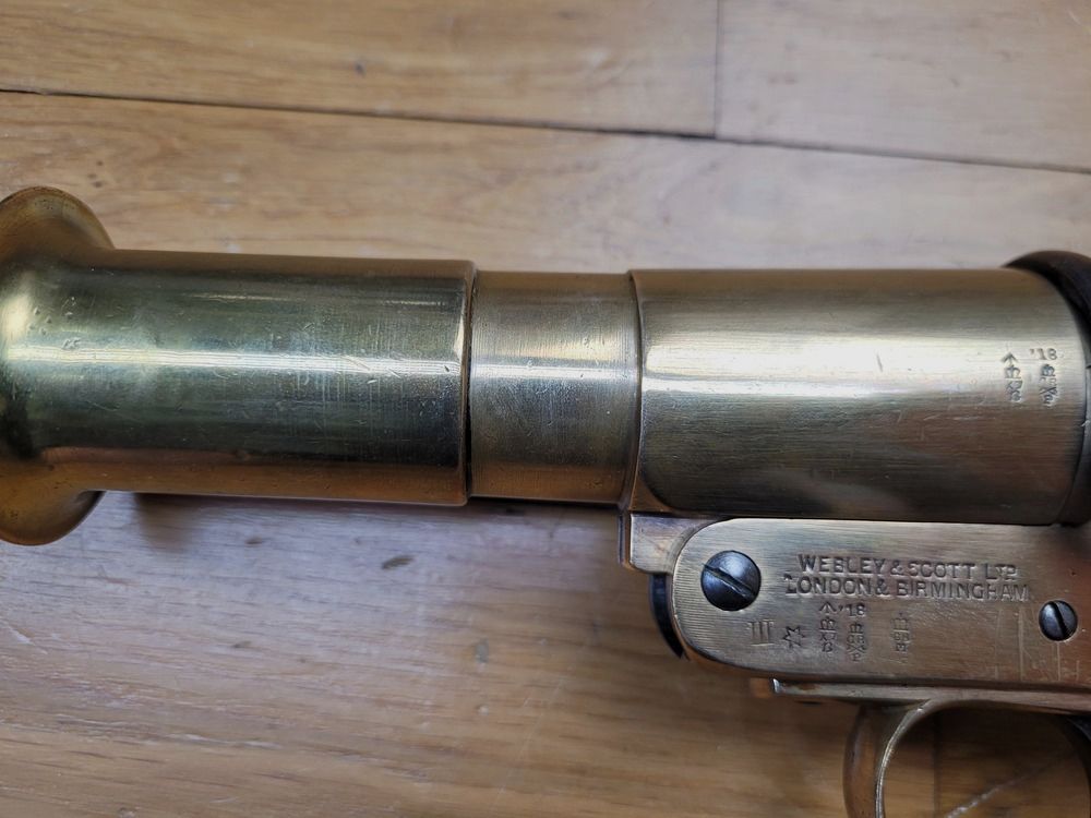 Schöner Pistolensignalgeber Webley & Scott No.1 Mk III* – Kaliber 4 oder 26,5mm – Modell 1916 – 1. und 2. Weltkrieg – Waffe von 1918 – 100% Messing – schöne Stempel – sehr guter Zustand!, Bild 6 von 19