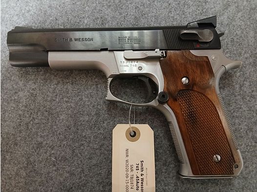 Smith&Wesson 745