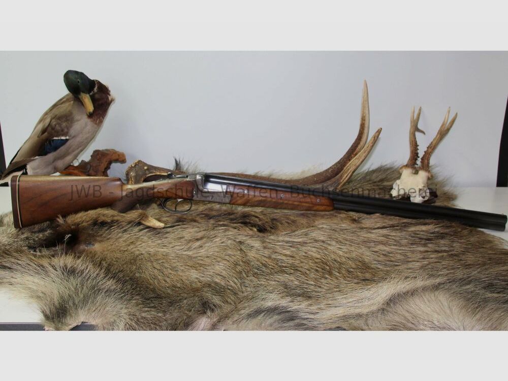 Light and manageable Merkel shotgun 16/70