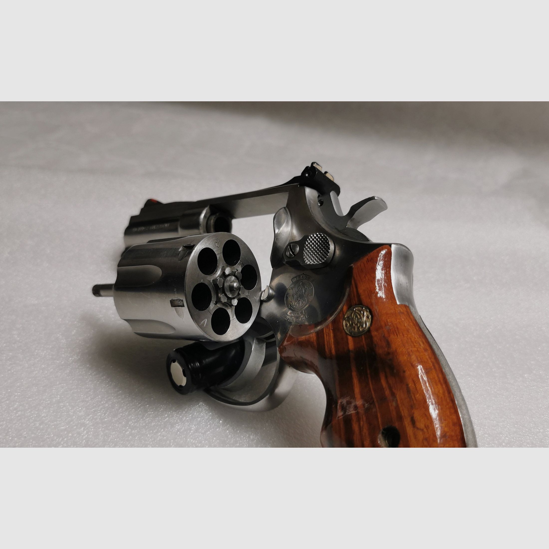 Revólver Smith & Wesson Modelo 686, Cal. 357 Magnum, 2,5 pulgadas, modelo especial