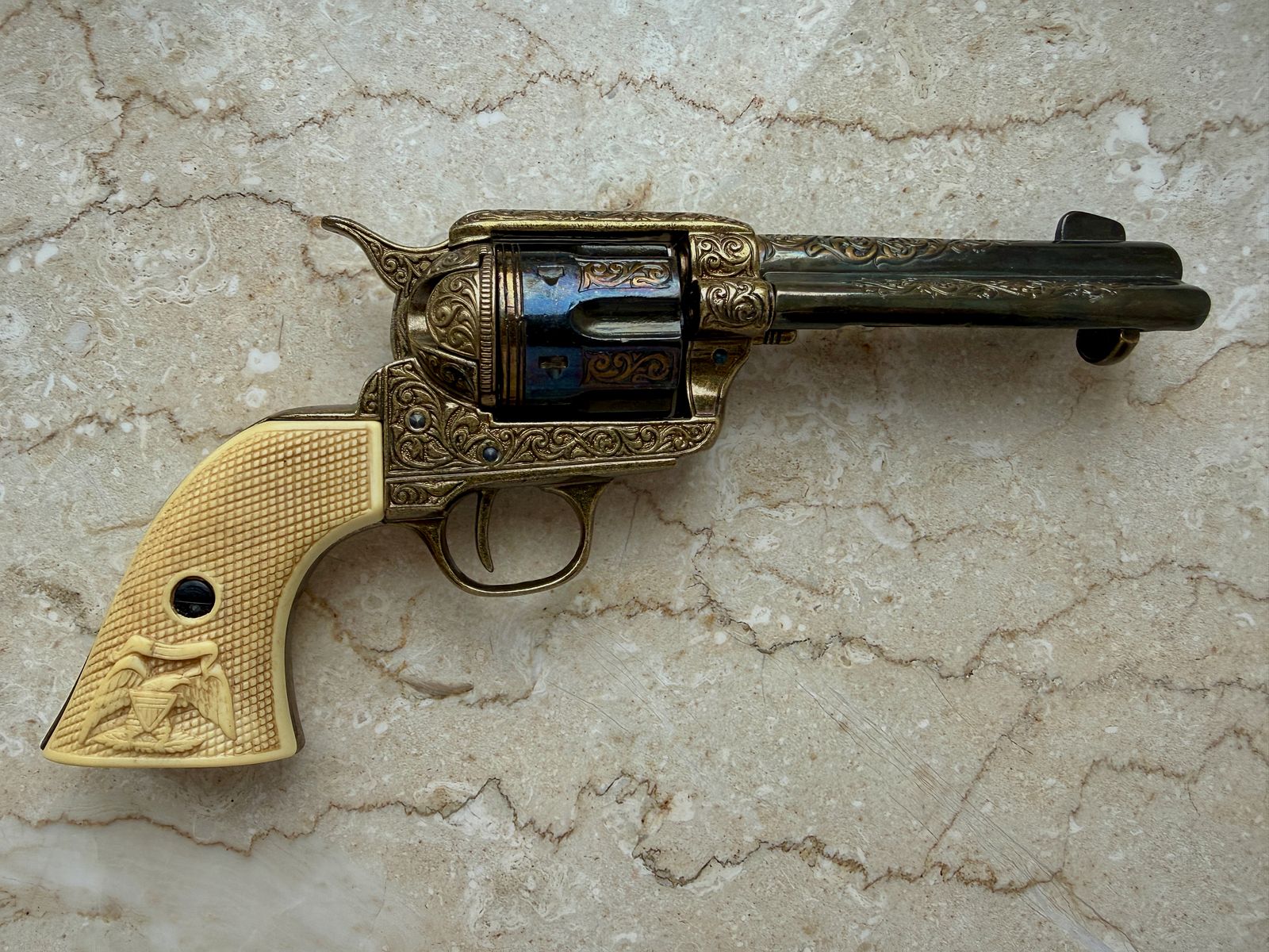 Revolver "COLT Peacemaker", US Cavalry 1873, decorated decorative weapon