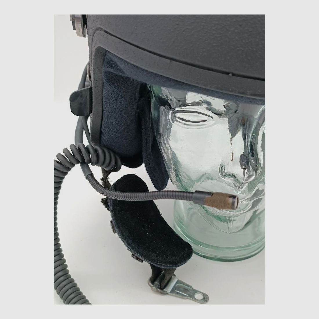 Schuberth P100 Polizeihelm aus Kevlar mit ballistischem Visier